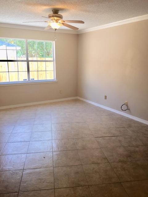 ADASHAN GARDYNS - Residential Lease