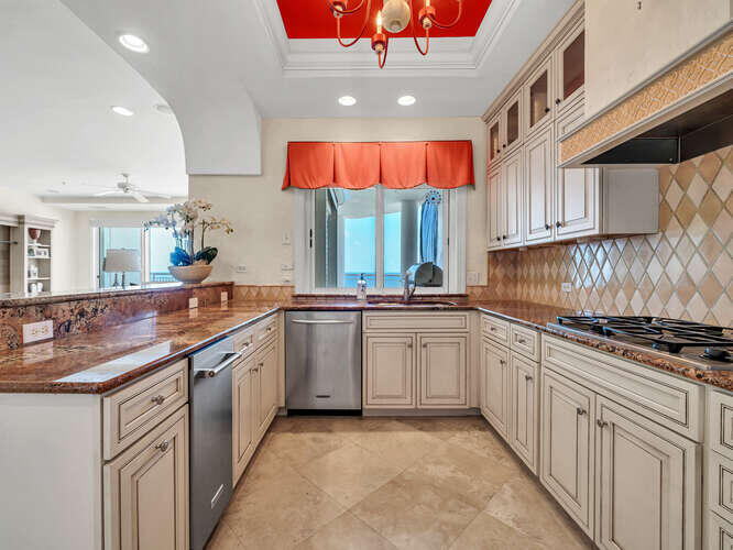 HIDDEN DUNES GRAND VILLAS - Residential