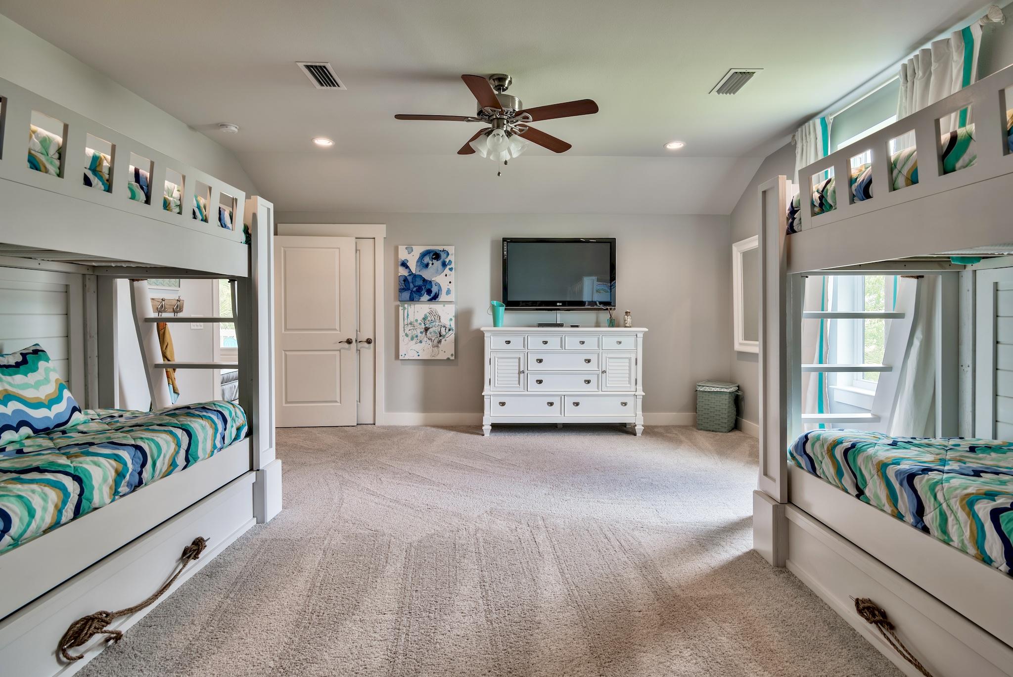 HIDDEN GROVE - Residential