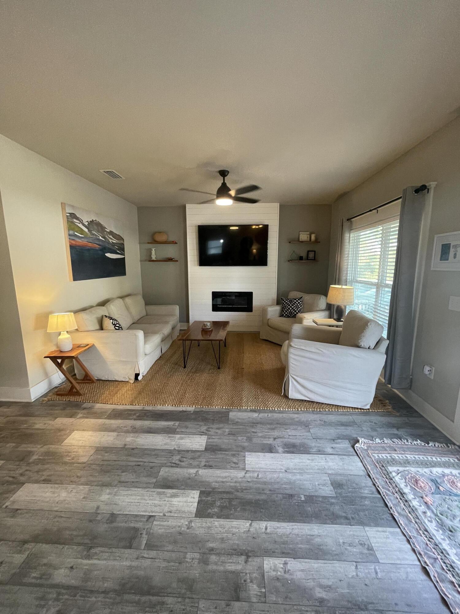 TOWN OF SANTA ROSA - Residential Lease