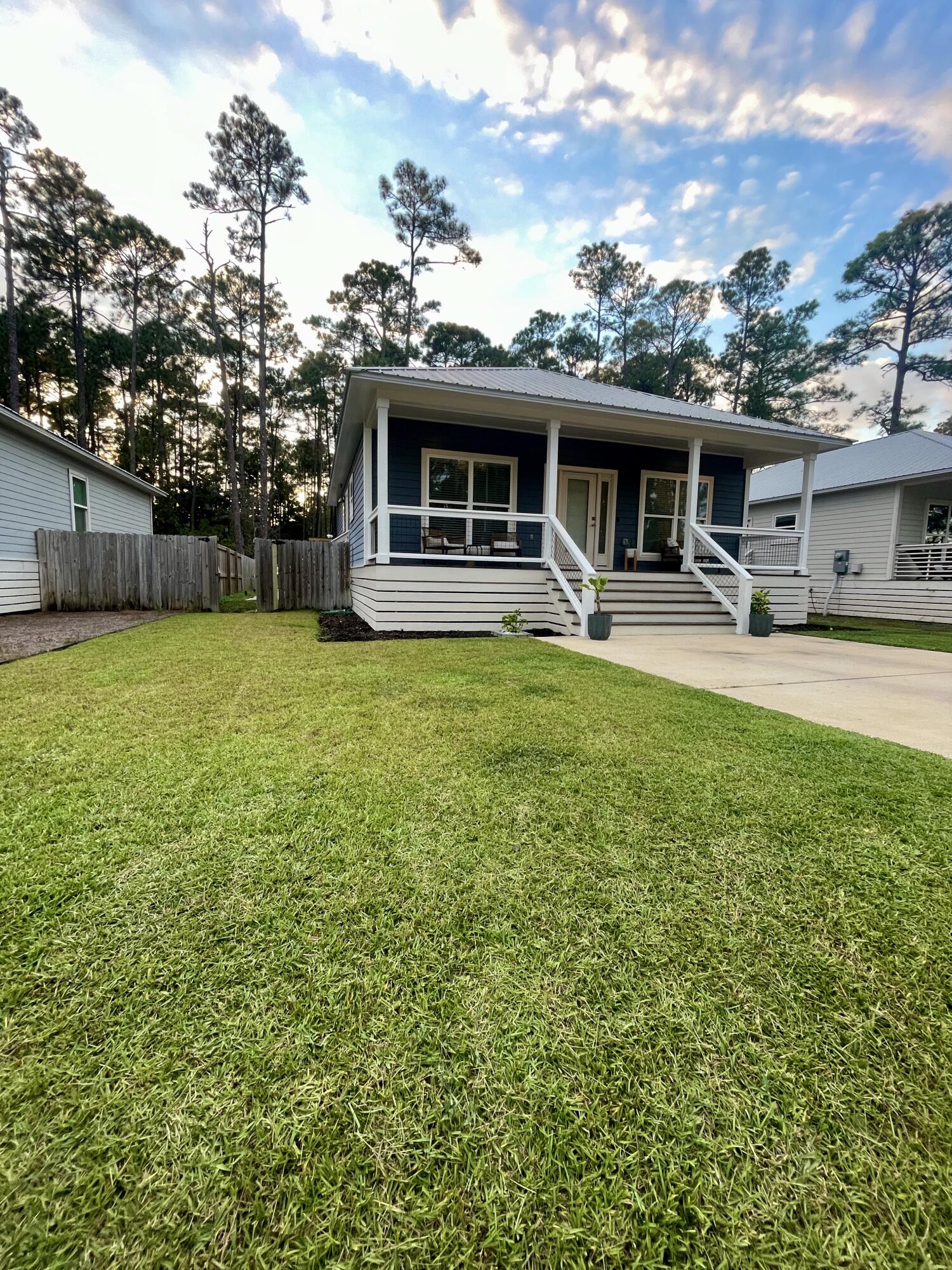 TOWN OF SANTA ROSA - Residential Lease