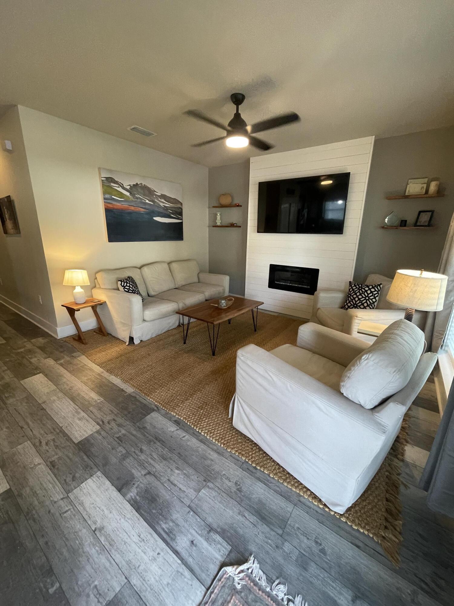 TOWN OF SANTA ROSA - Residential Lease