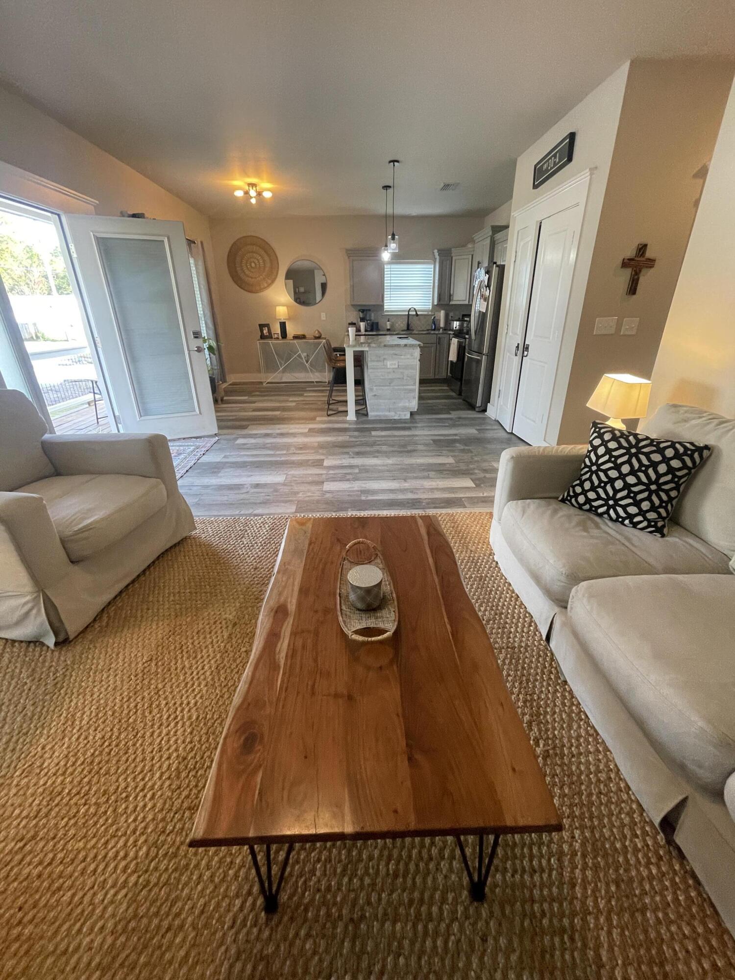 TOWN OF SANTA ROSA - Residential Lease