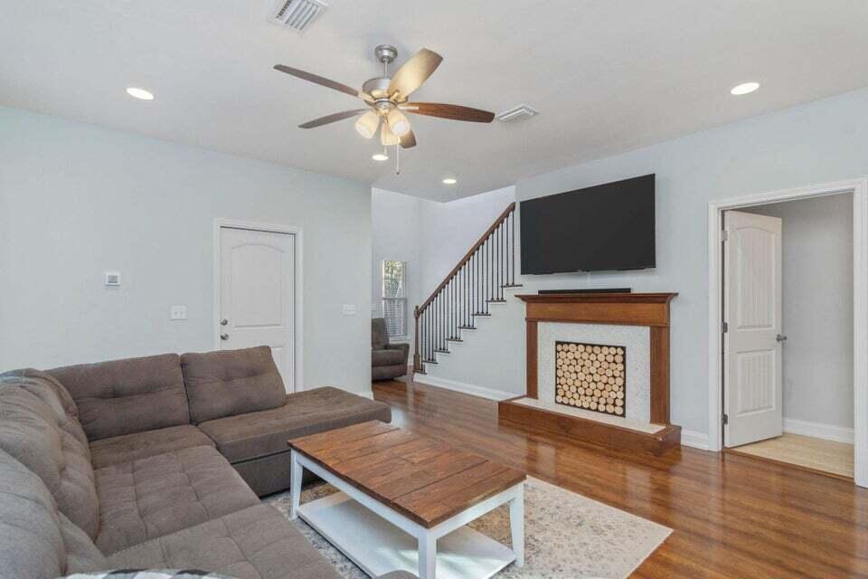 CARONDOLET T/H - Residential Lease