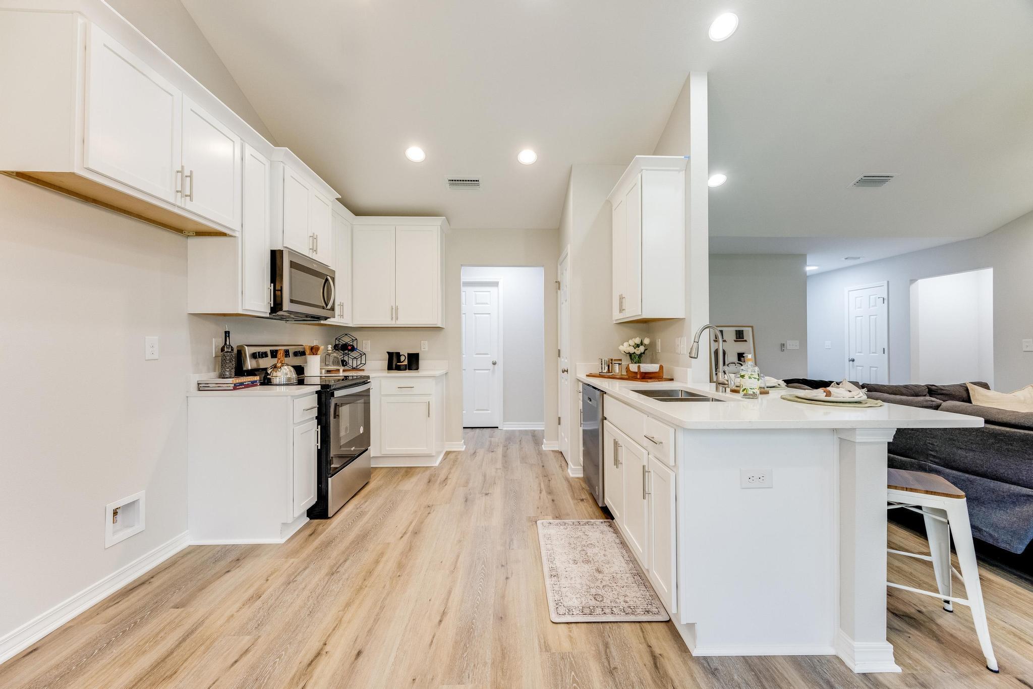 SPRING HOLLOW ESTATES - Residential