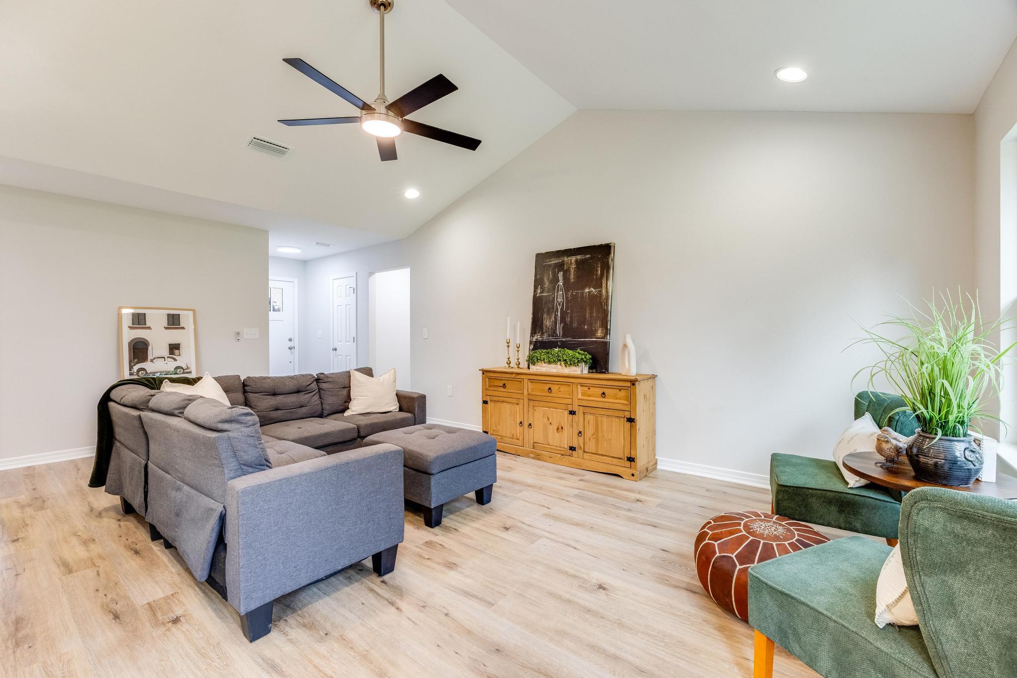 SPRING HOLLOW ESTATES - Residential