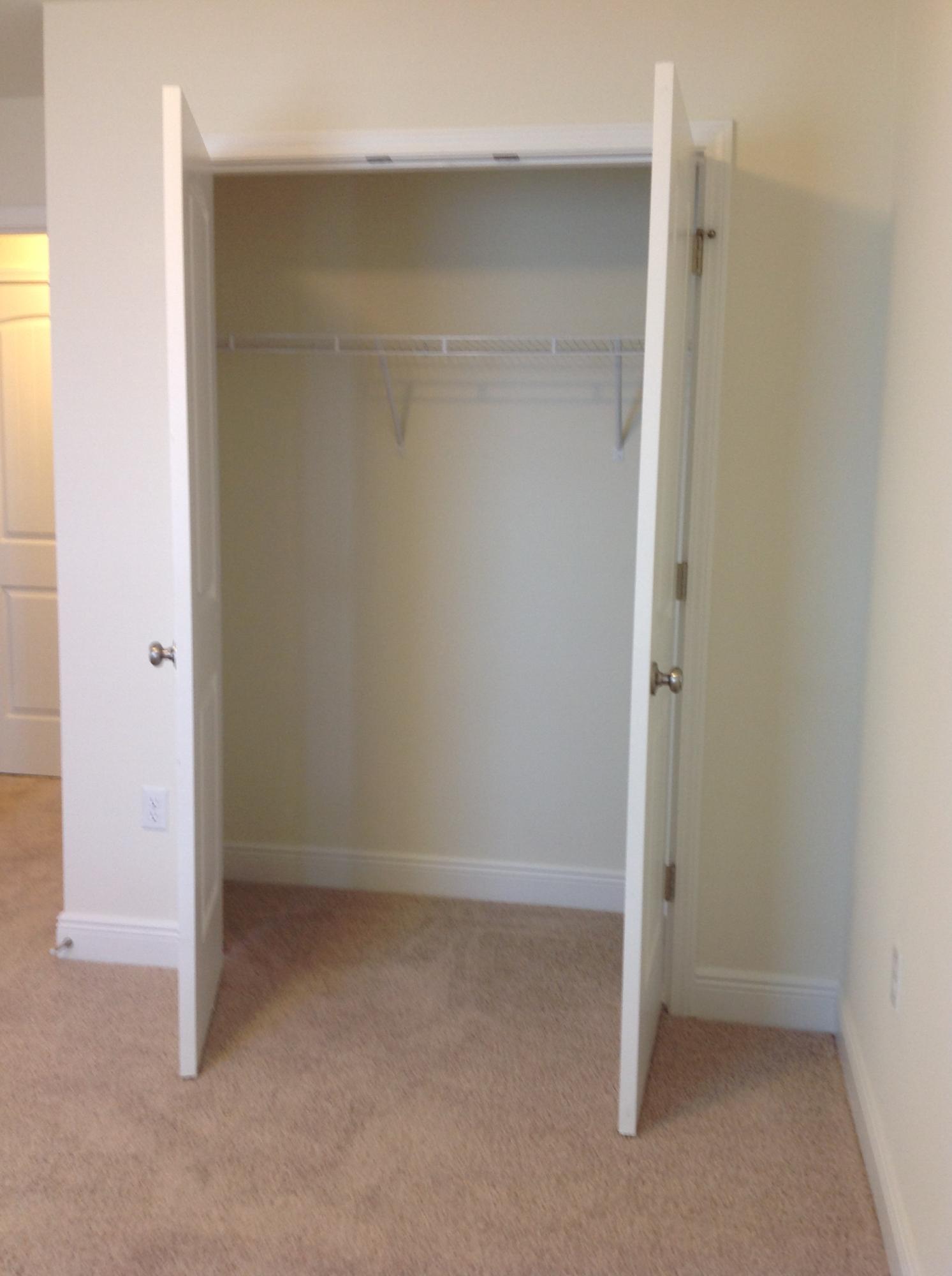 RESERVE POINTE - Residential Lease