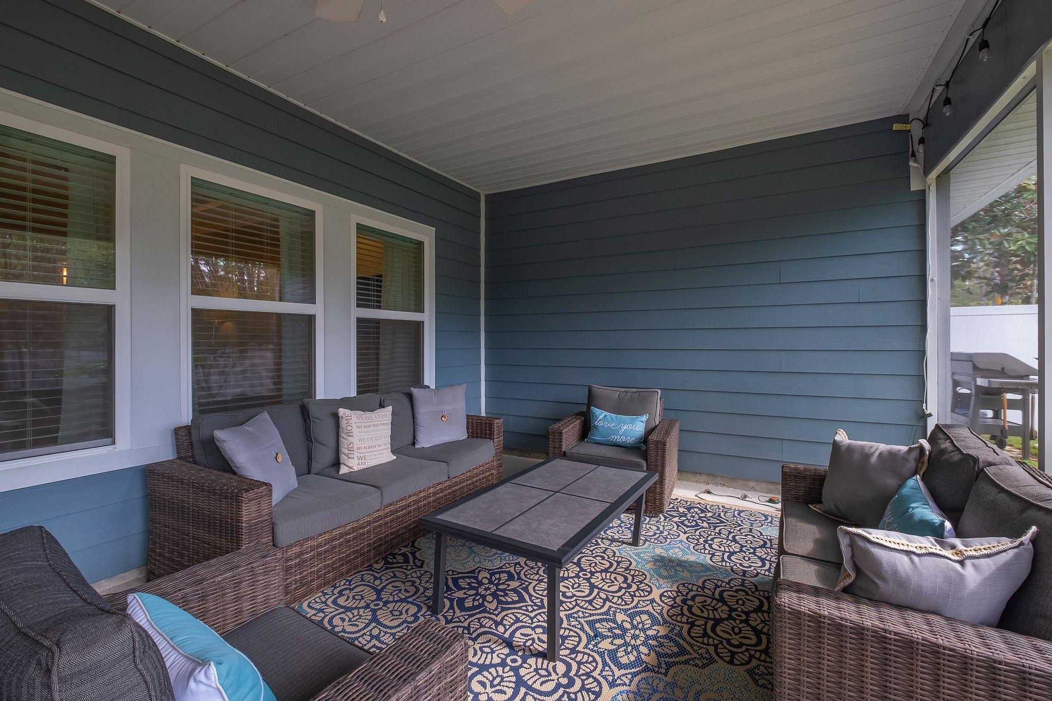 MUSSETT BAYOU MANOR - Residential