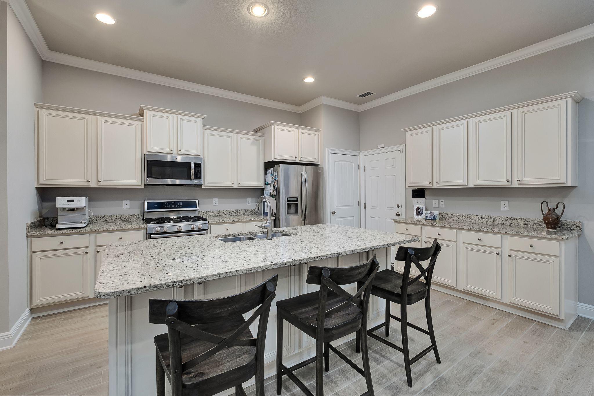 MUSSETT BAYOU MANOR - Residential