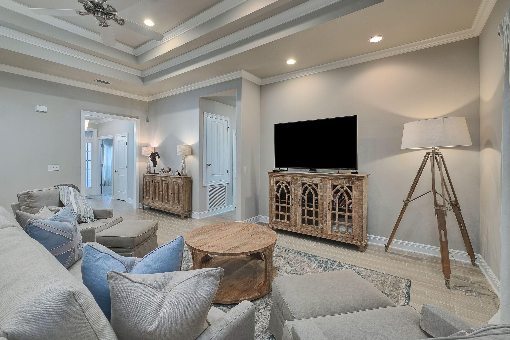 MUSSETT BAYOU MANOR - Residential