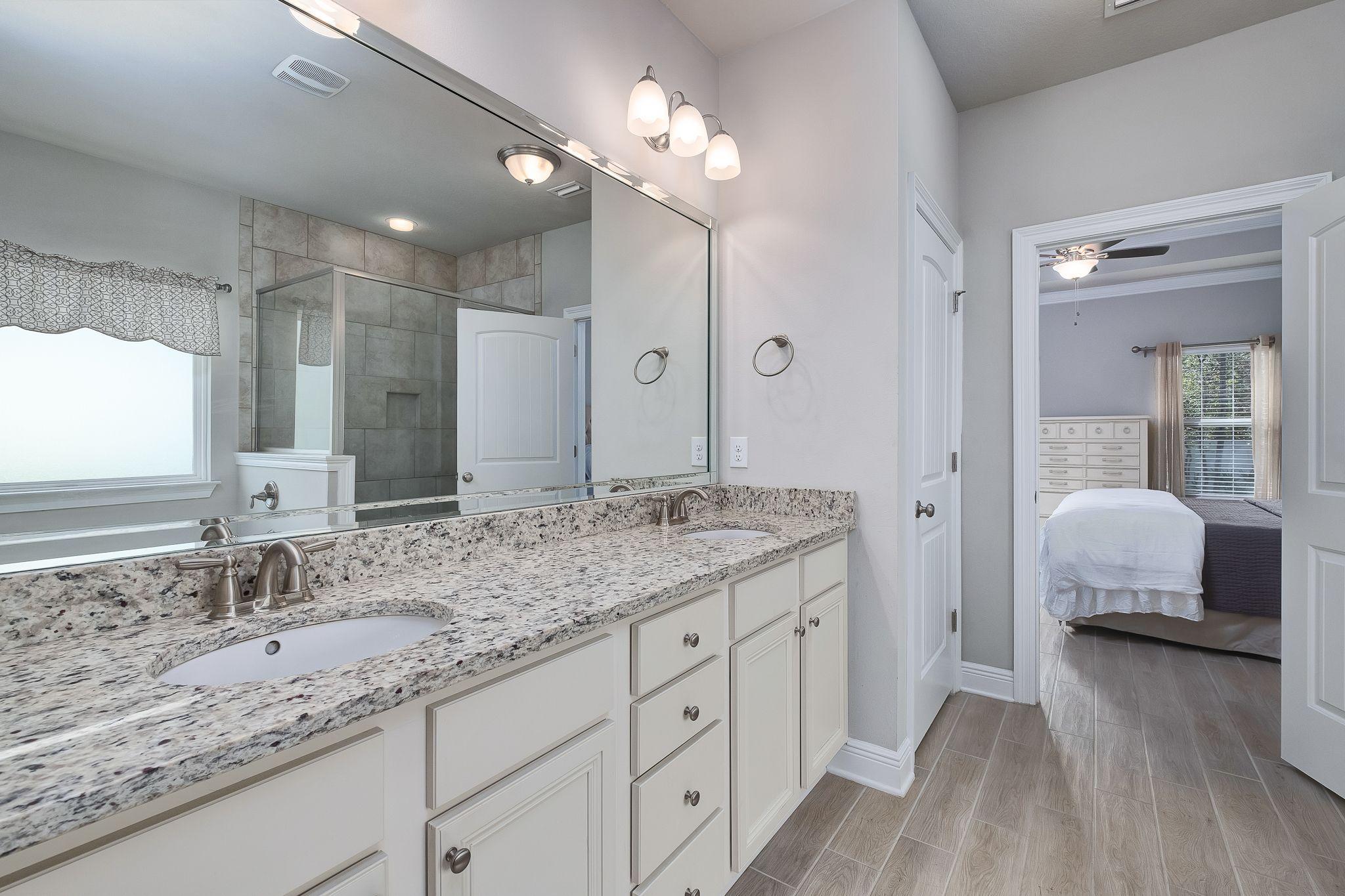 MUSSETT BAYOU MANOR - Residential