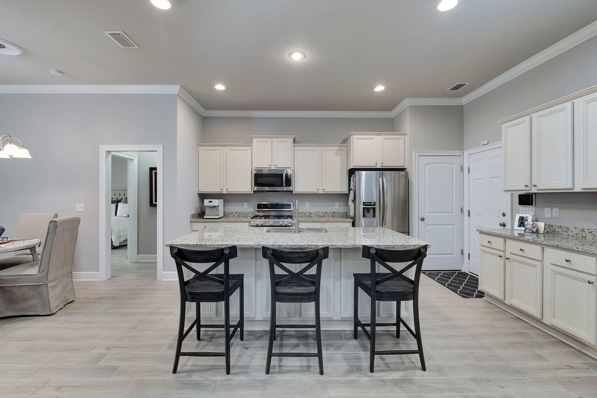 MUSSETT BAYOU MANOR - Residential