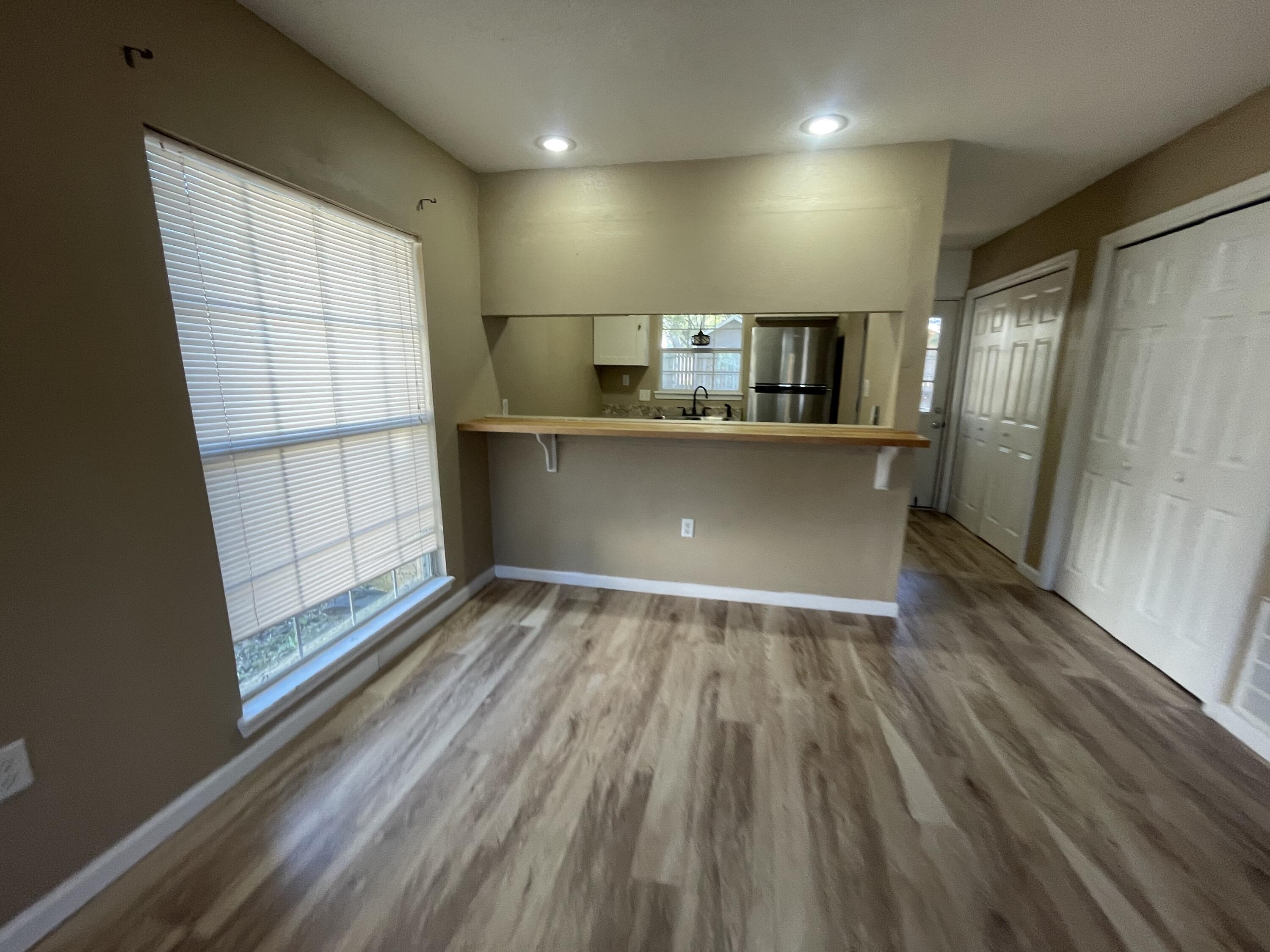 SUNSET STRIP - Residential Lease