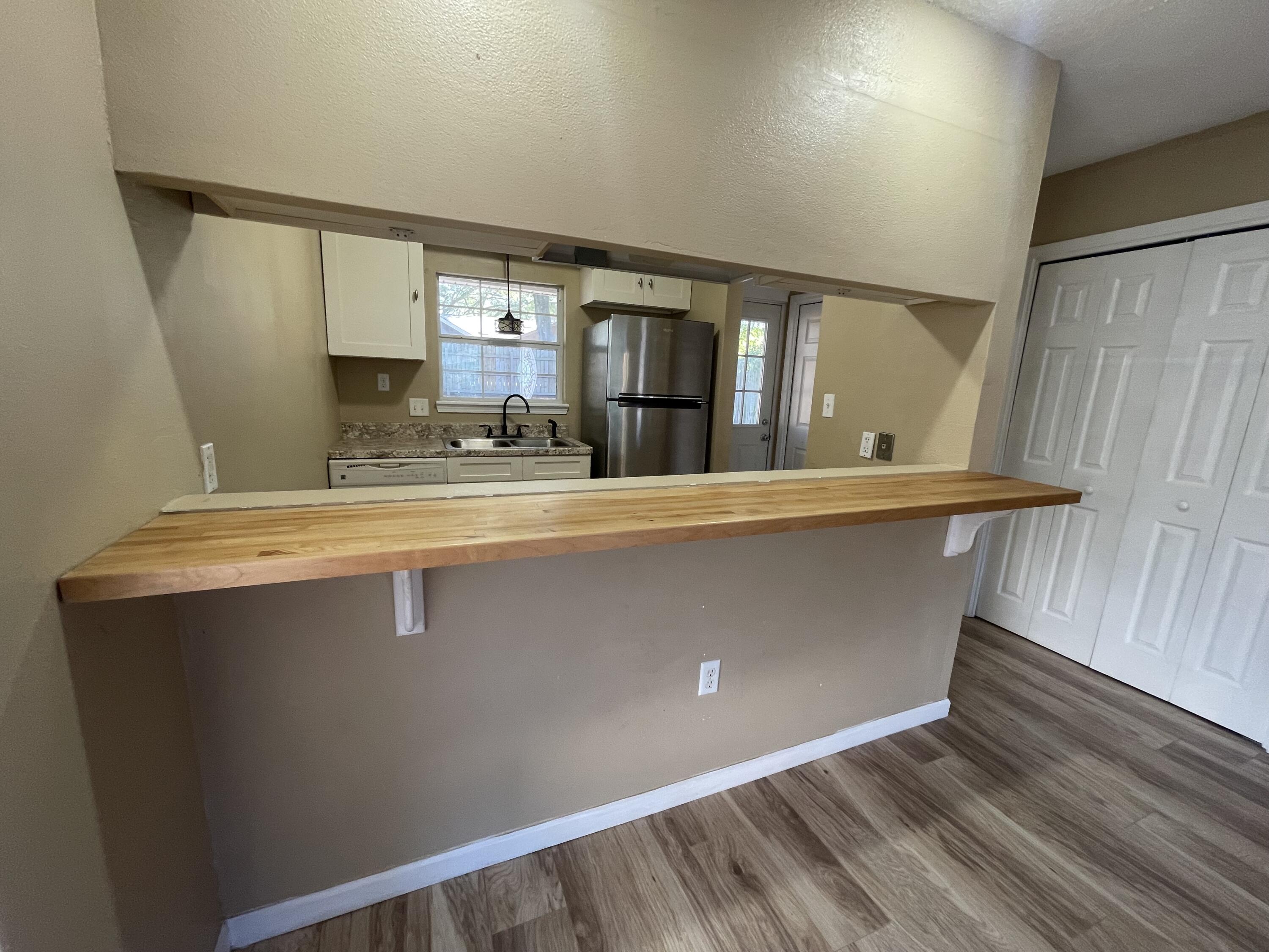 SUNSET STRIP - Residential Lease