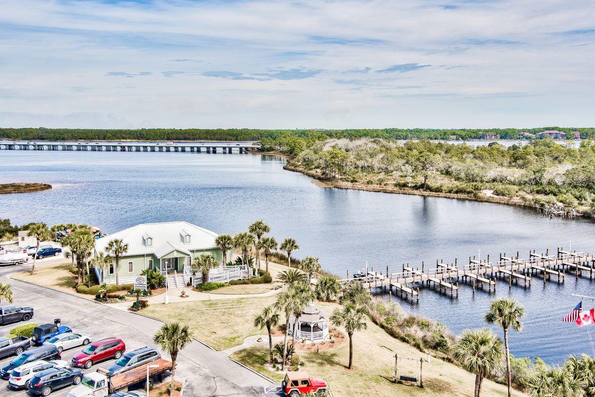 PINNACLE PORT - Residential