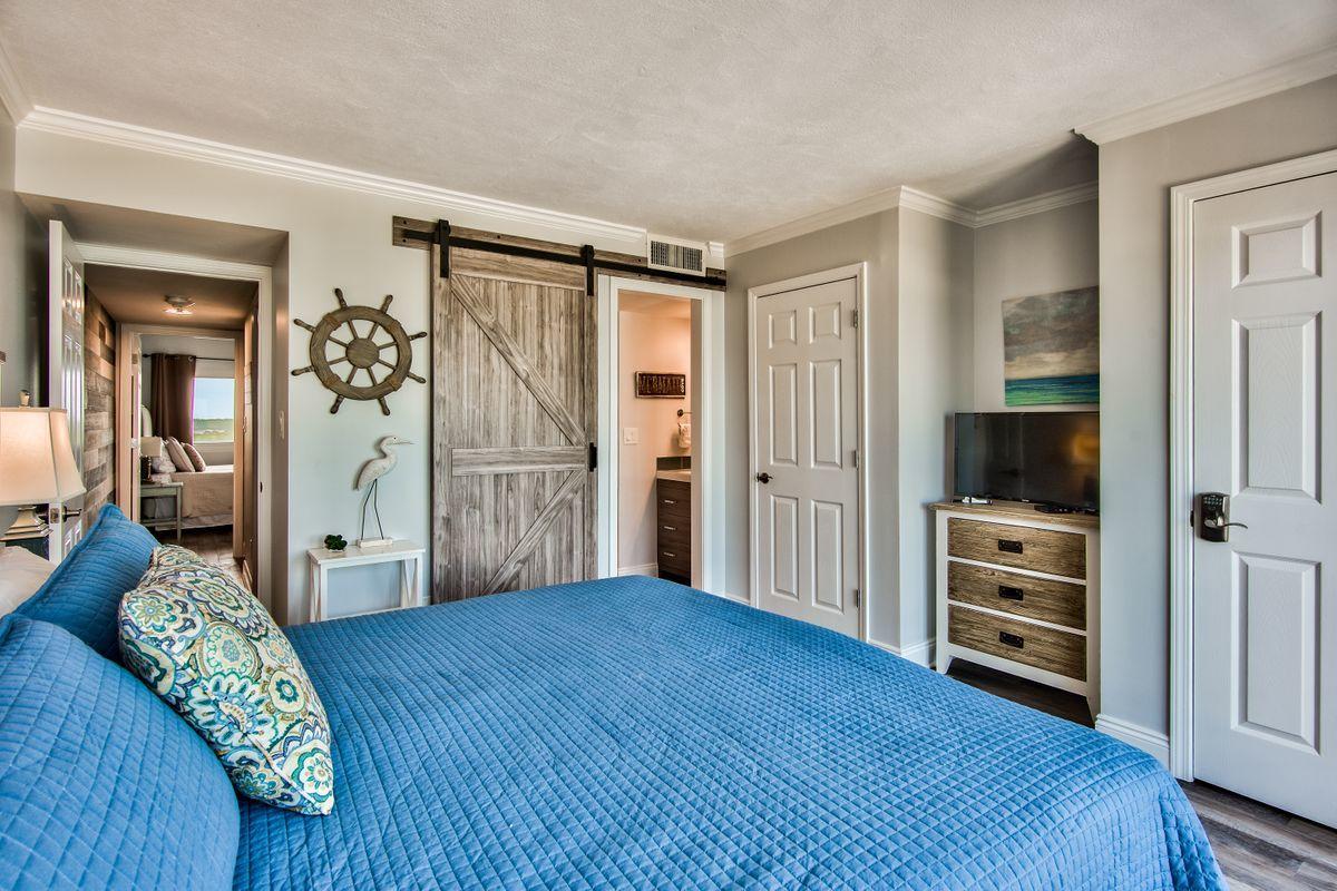 PINNACLE PORT - Residential