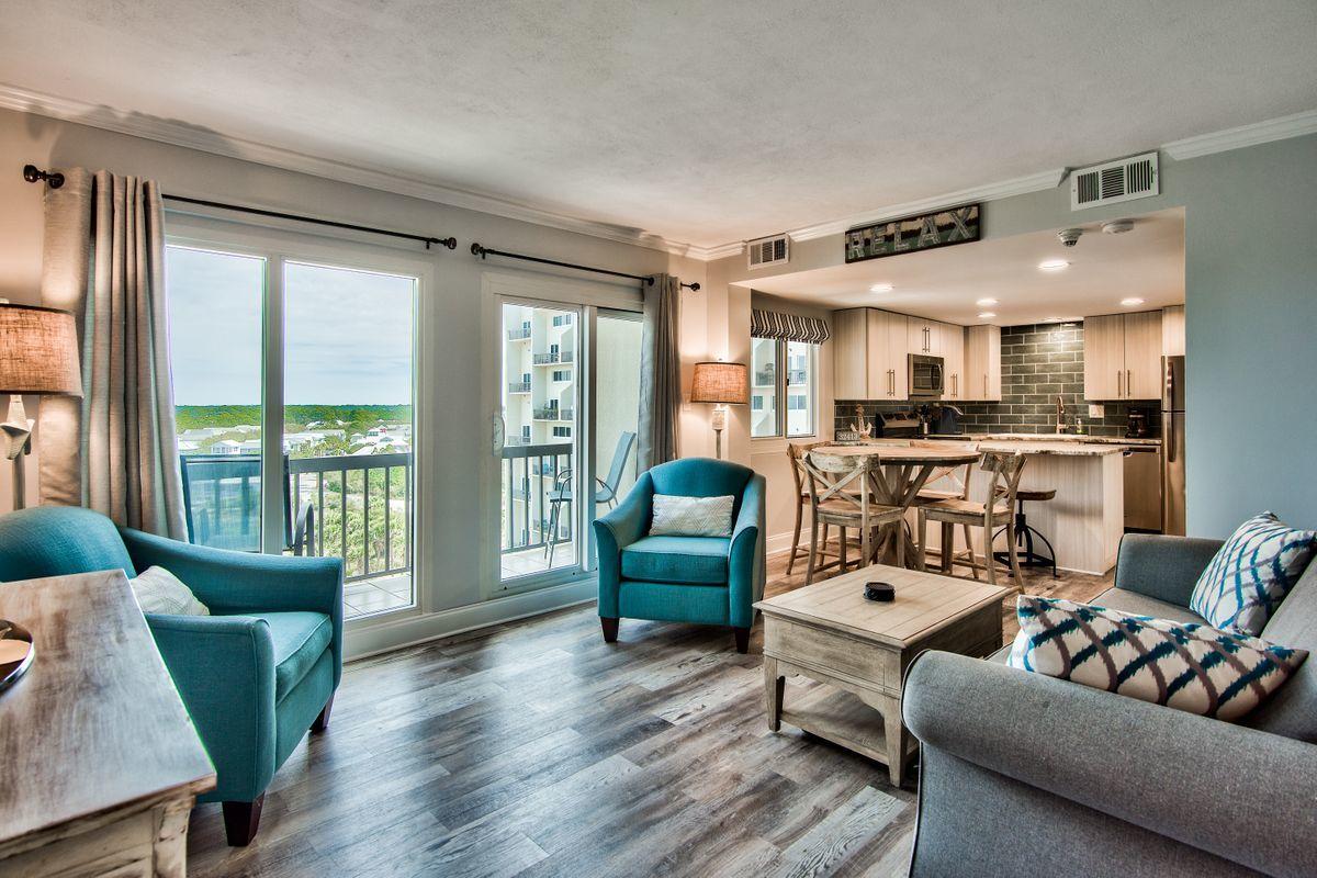 PINNACLE PORT - Residential