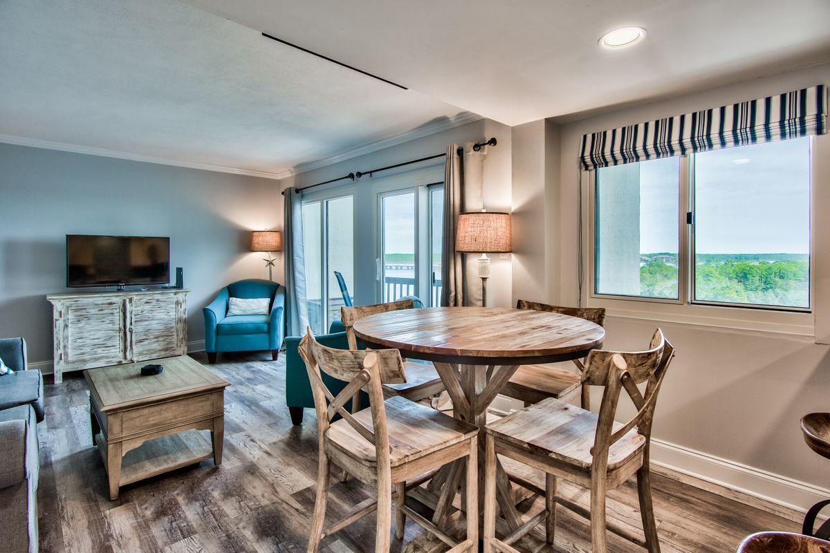 PINNACLE PORT - Residential