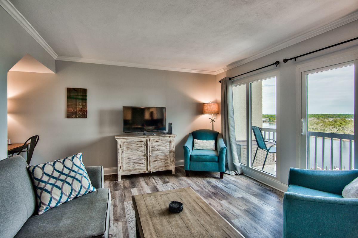 PINNACLE PORT - Residential