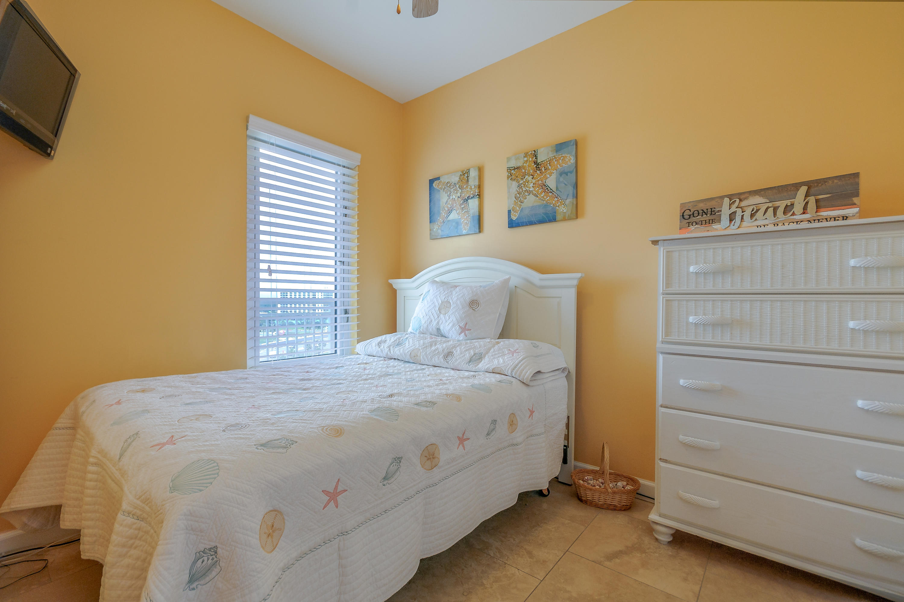 STERLING SHORES - Residential