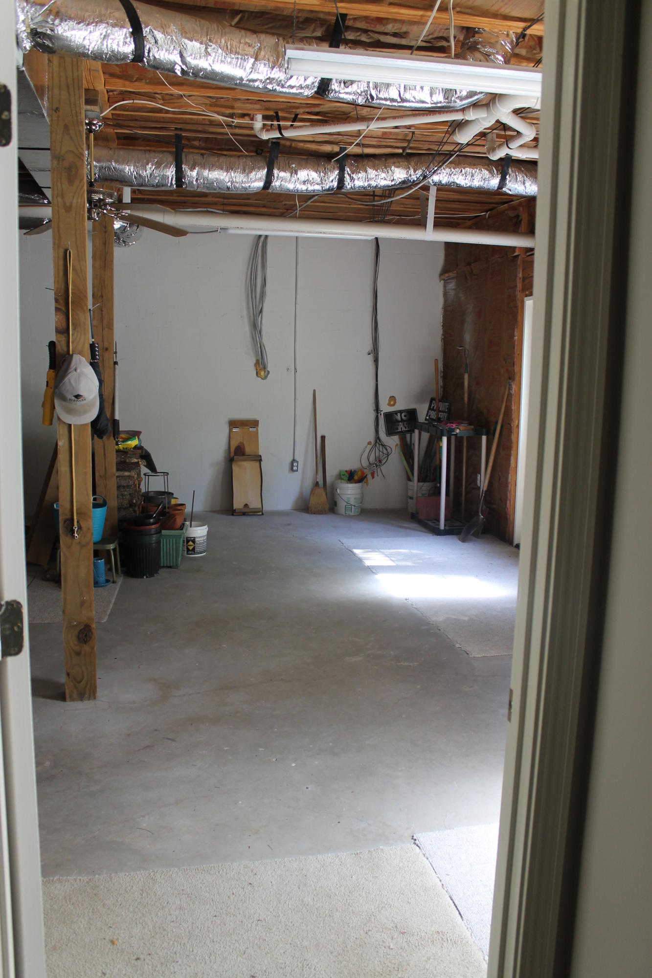 KENNEDY LAKE (UNRECORDED) - Residential