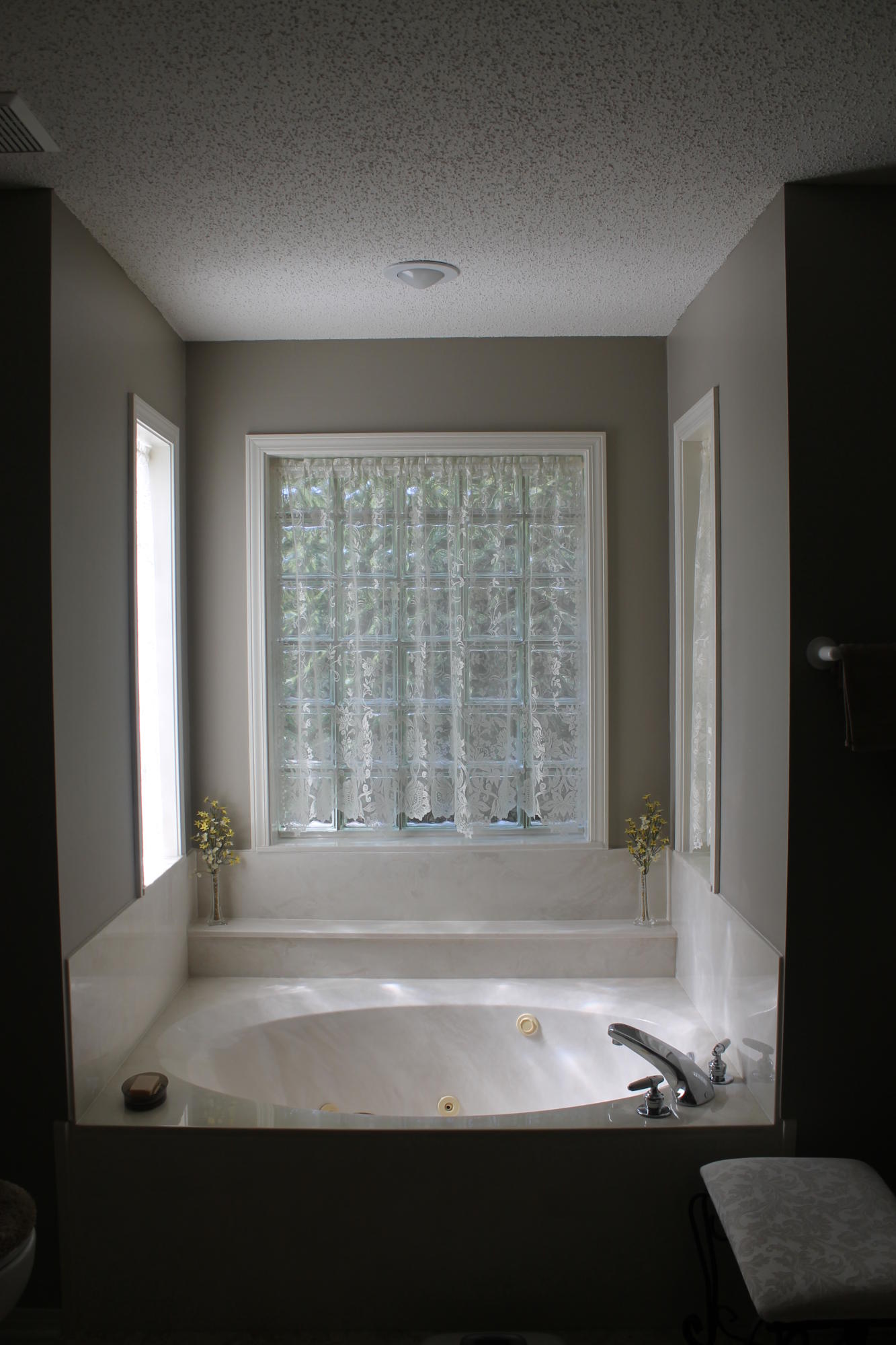 KENNEDY LAKE (UNRECORDED) - Residential