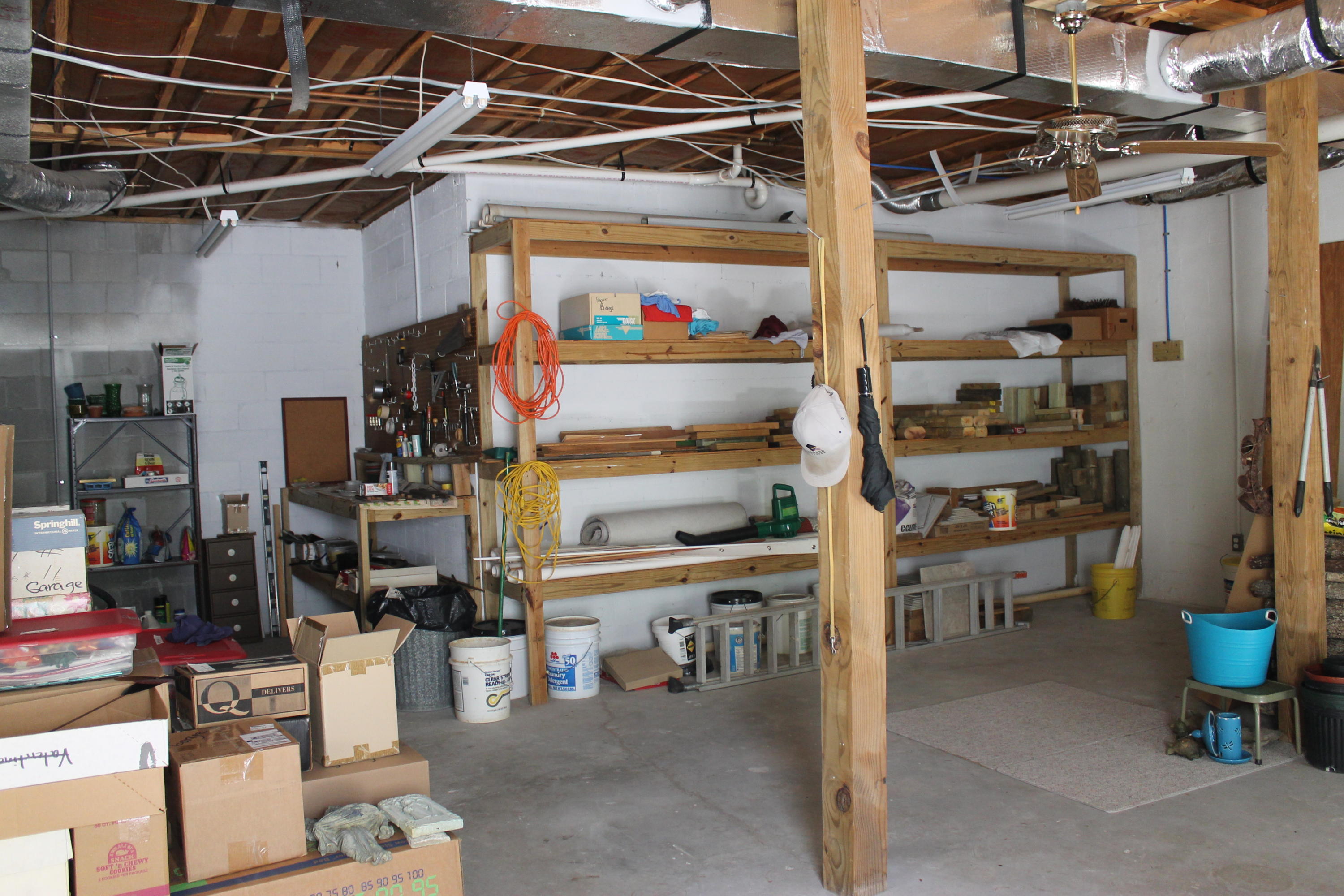 KENNEDY LAKE (UNRECORDED) - Residential