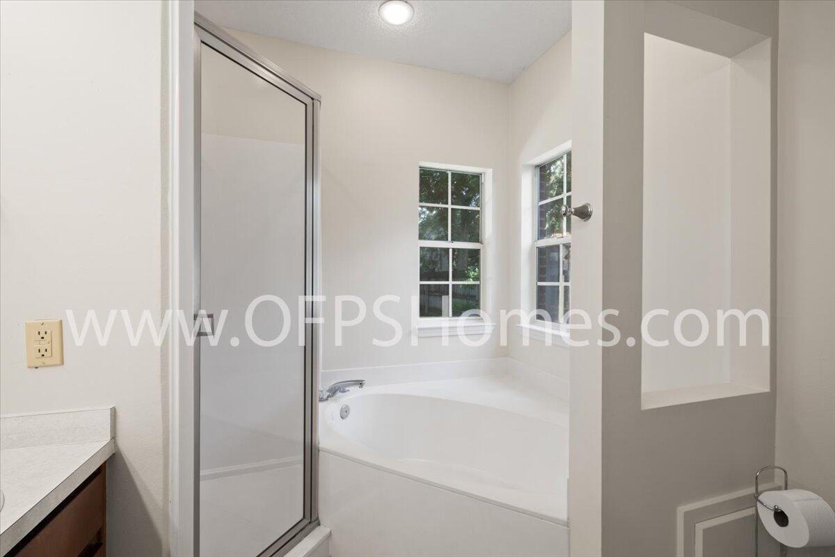 MOSSY OAKS - Residential Lease