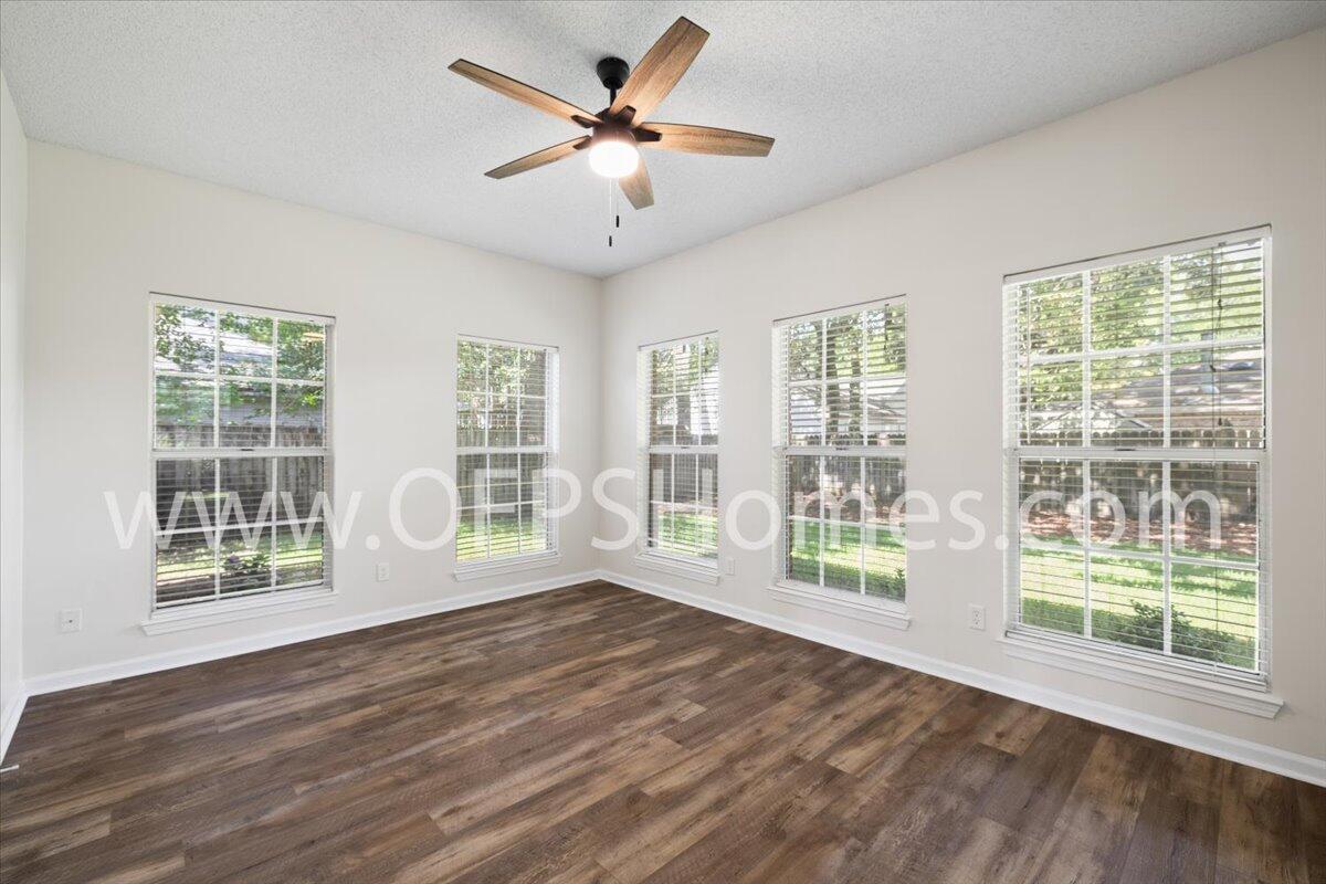 MOSSY OAKS - Residential Lease