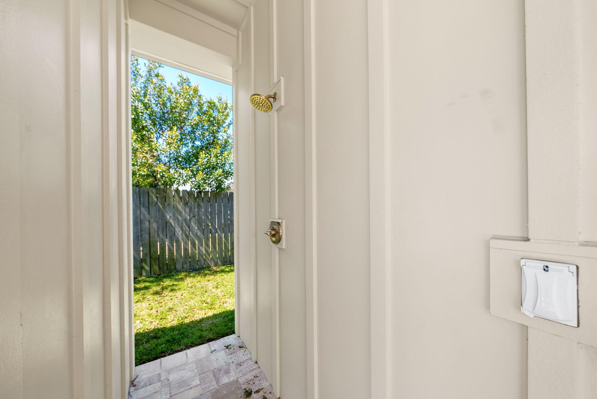 RIVIERA BEACH - Residential