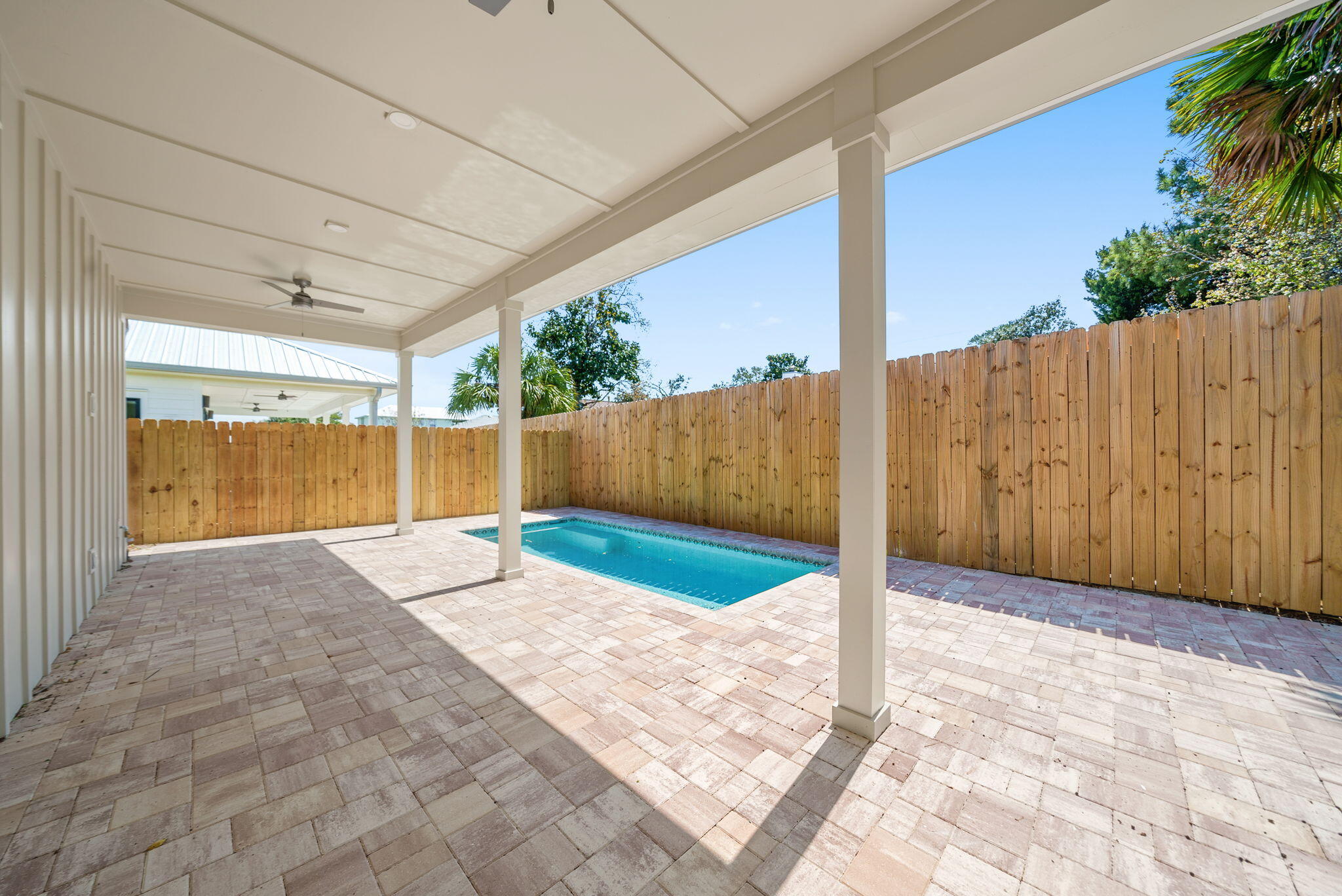 RIVIERA BEACH - Residential