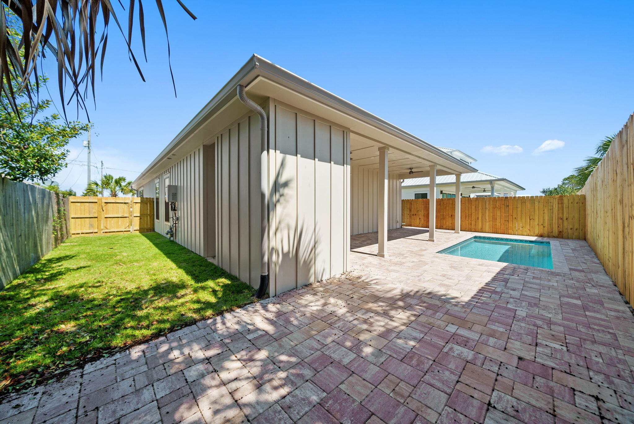 RIVIERA BEACH - Residential