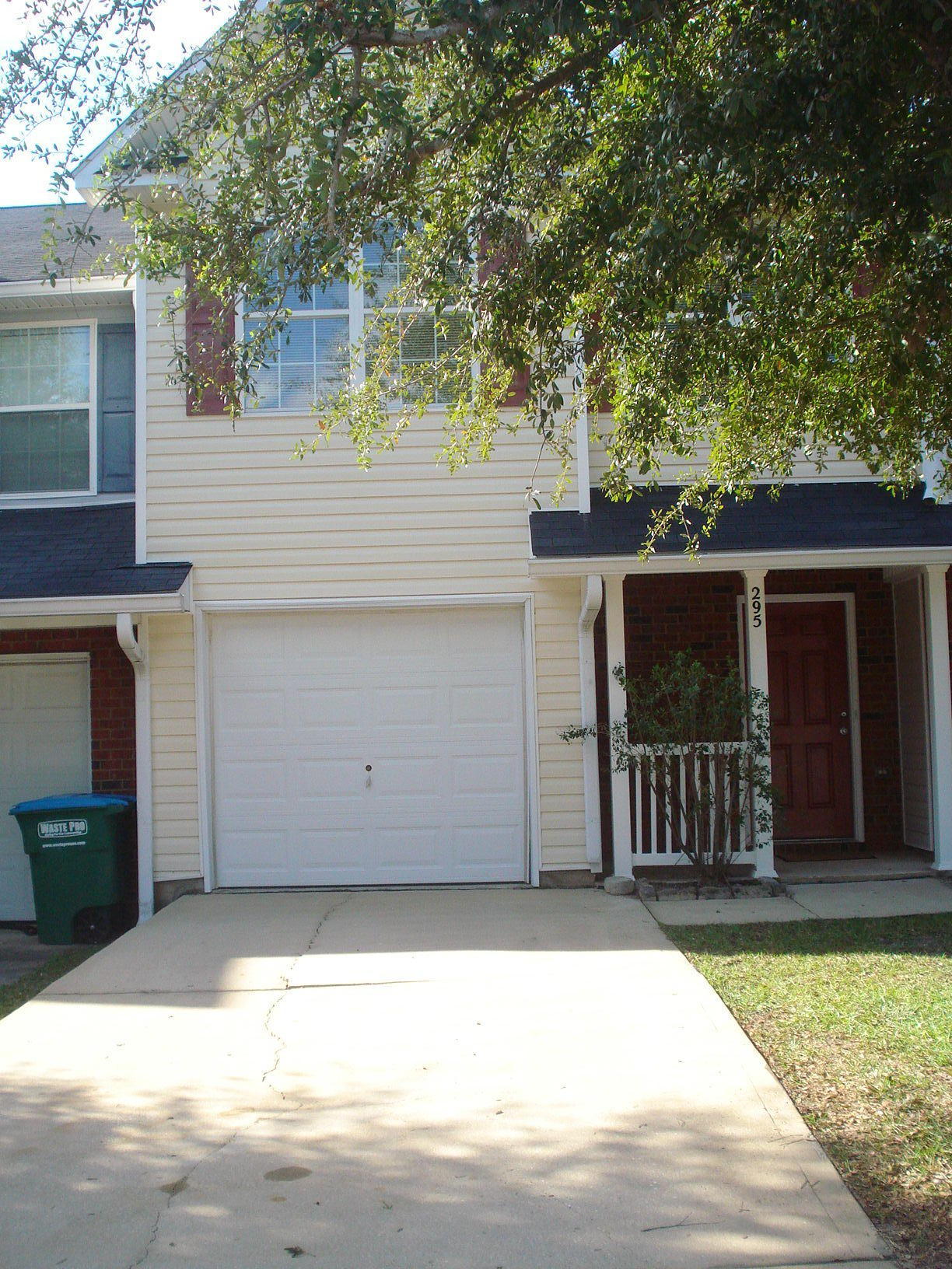 ROLLING PINES - Residential