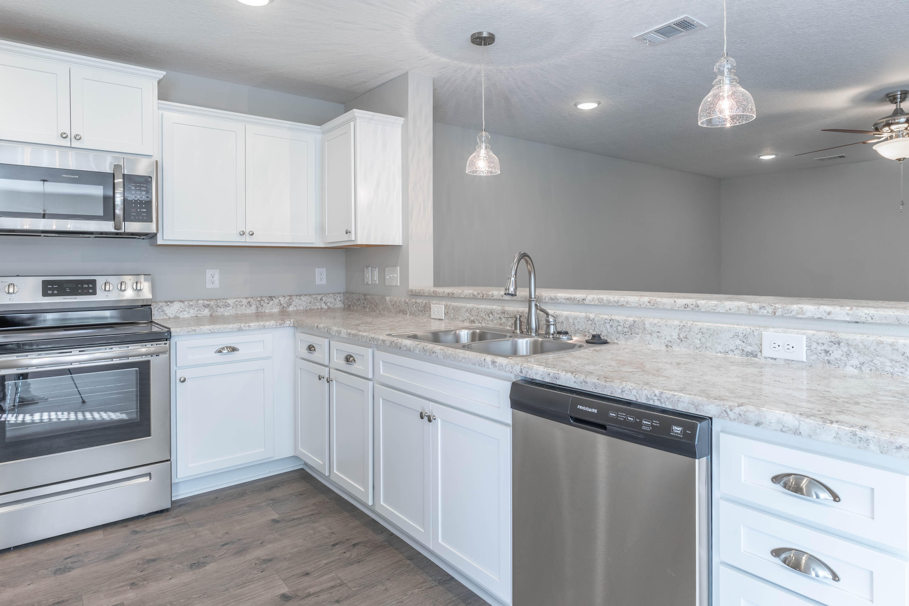 STILLWELL ESTATES - Residential