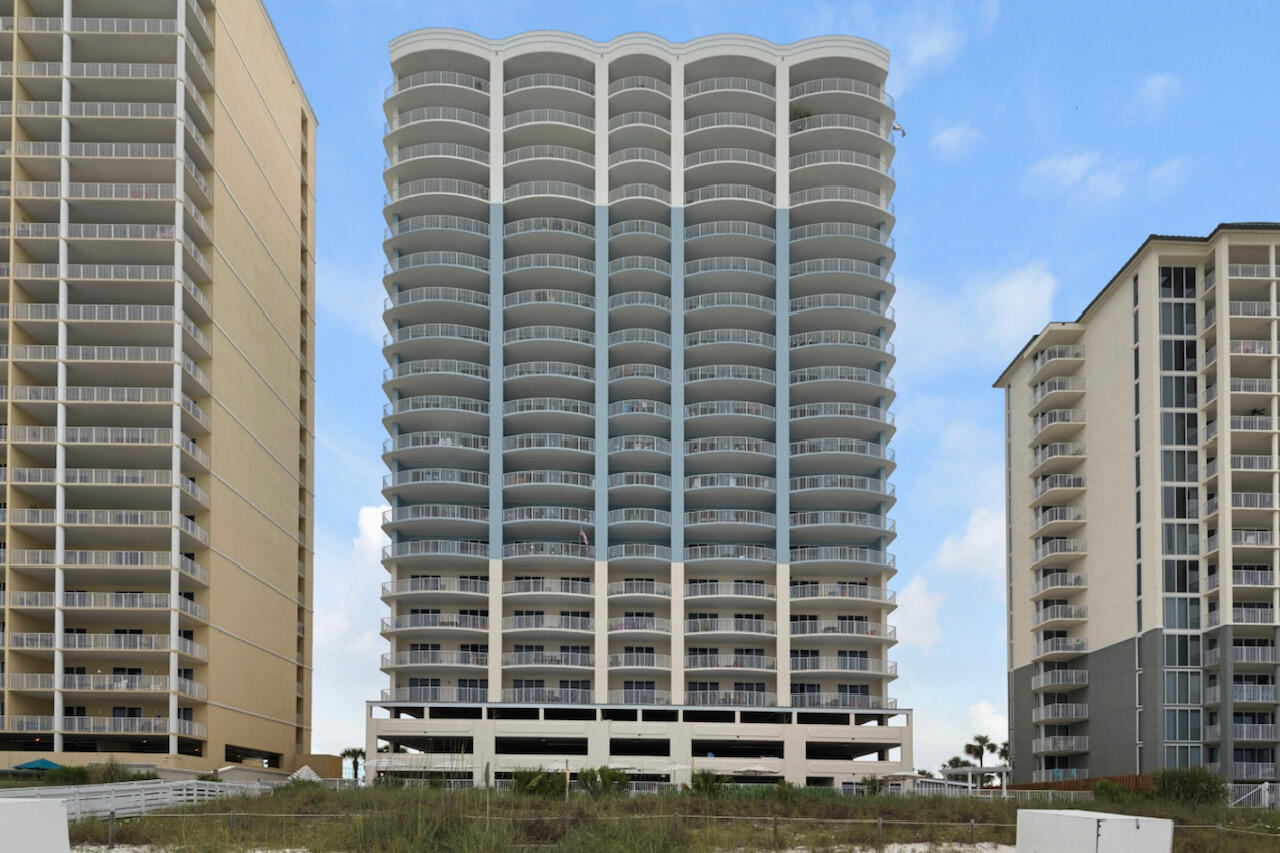 Twin Palms Resort - Residential