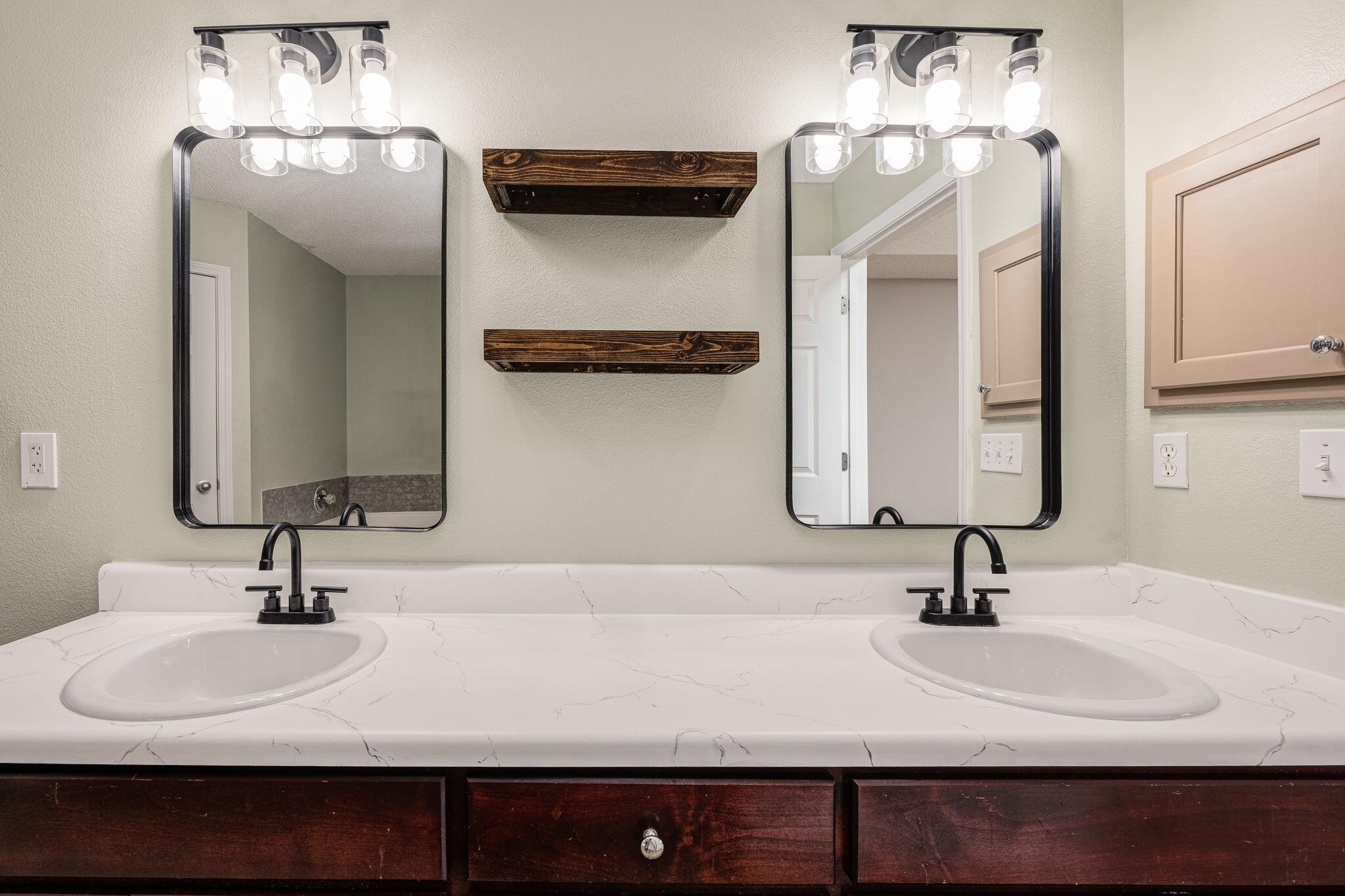 LEE FARMS PH I - Residential