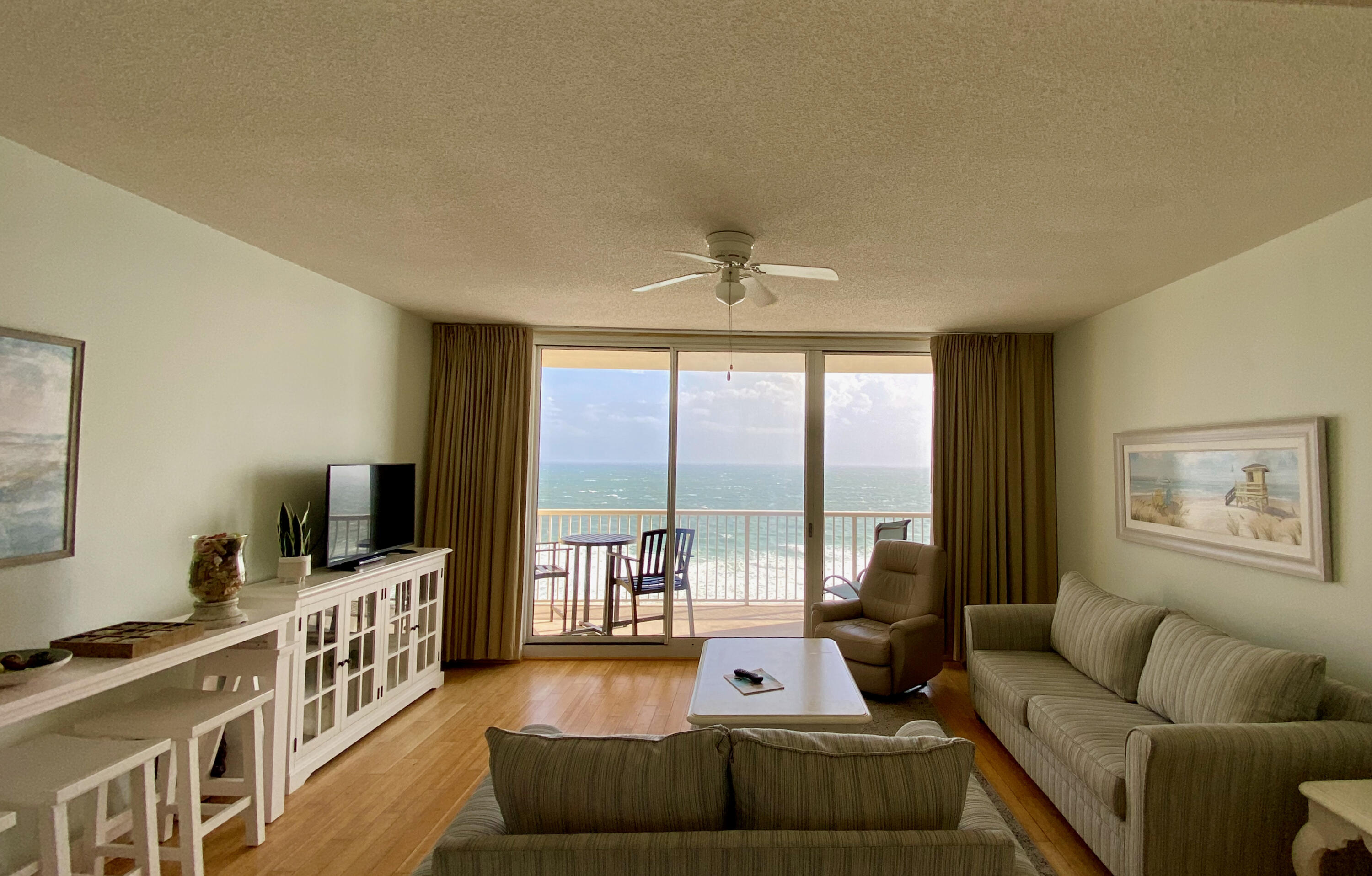 MAJESTIC BEACH TOWERS I - Residential