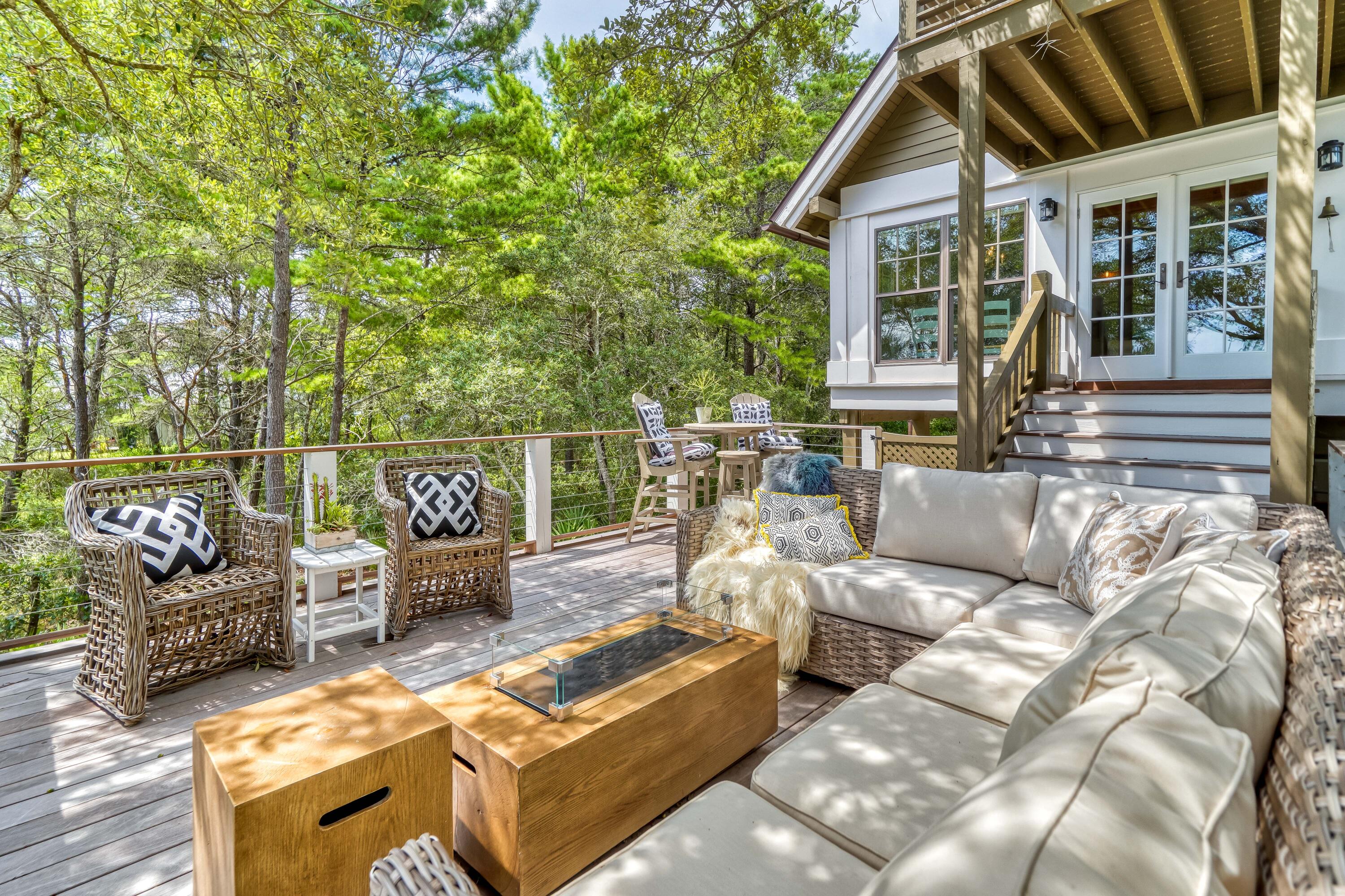 COUNTRY CABINS PH 2 - Residential