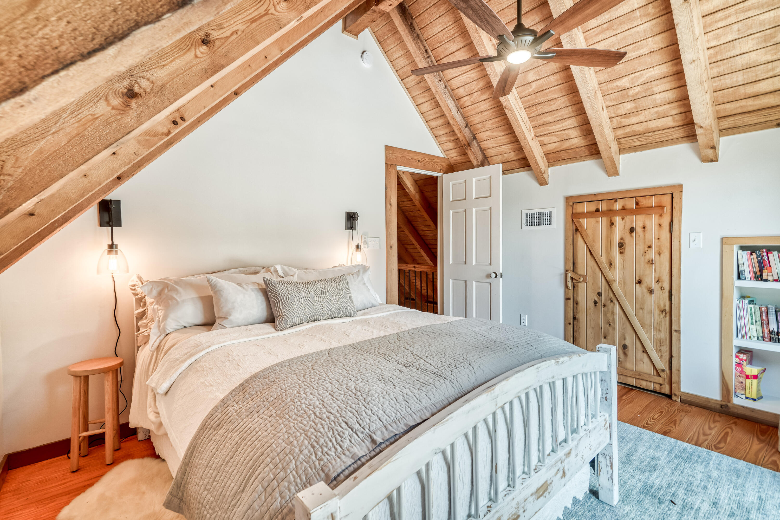 COUNTRY CABINS PH 2 - Residential