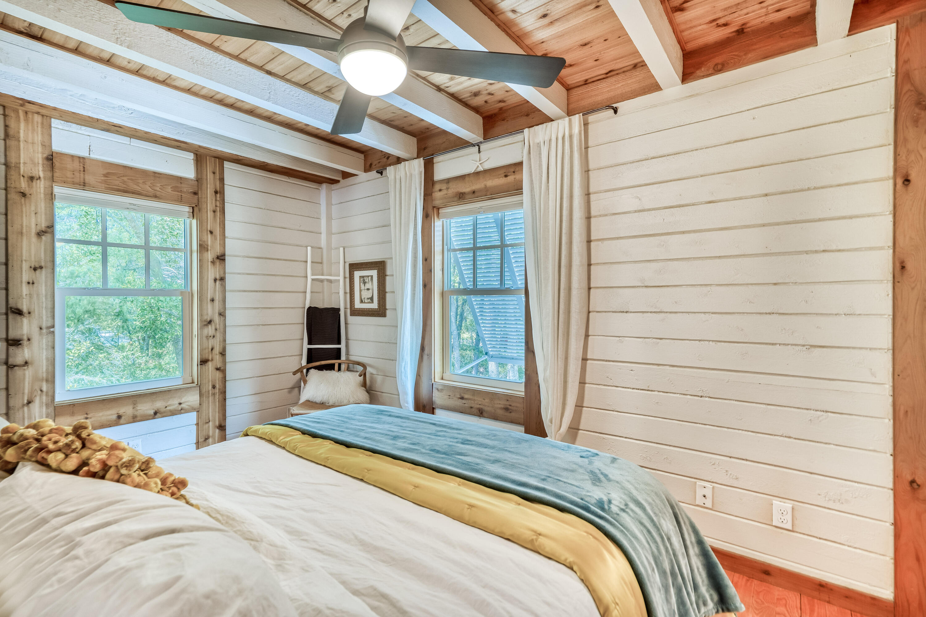 COUNTRY CABINS PH 2 - Residential