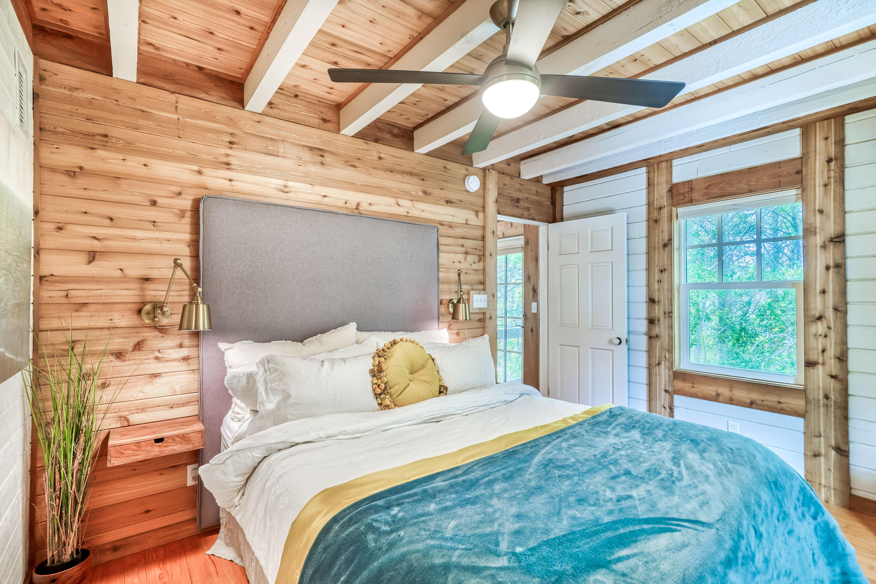 COUNTRY CABINS PH 2 - Residential
