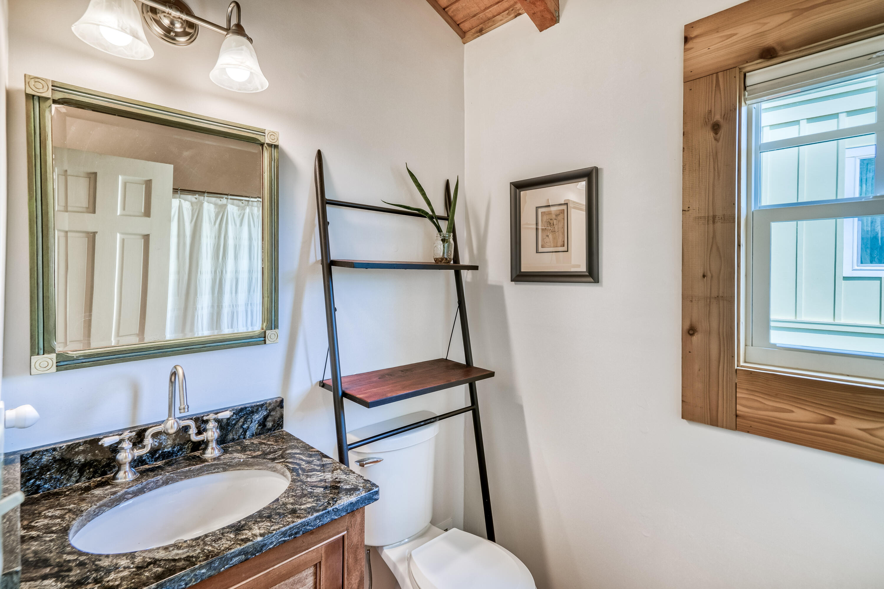 COUNTRY CABINS PH 2 - Residential