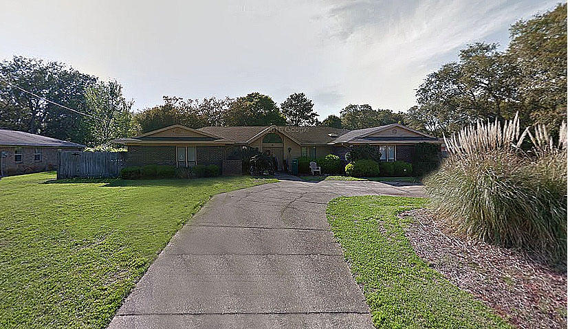 All brick classic home situated on a prime lot in very desirable community. Single story living with 4 bedrooms, gourmet kitchen (6 burner gas stove) Subzero Fridge - center island with water and tons of cabinet and counter space. Wood burning fireplace, architectural ceilings, fenced in back yard. Commercial Generator - This well preserved home has opportunity for you to add your decorating touches to make it truly your own. Carpet in bedrooms only, wood and tile throughout most living areas. Awesome back patio and ultimate grilling headquarters!