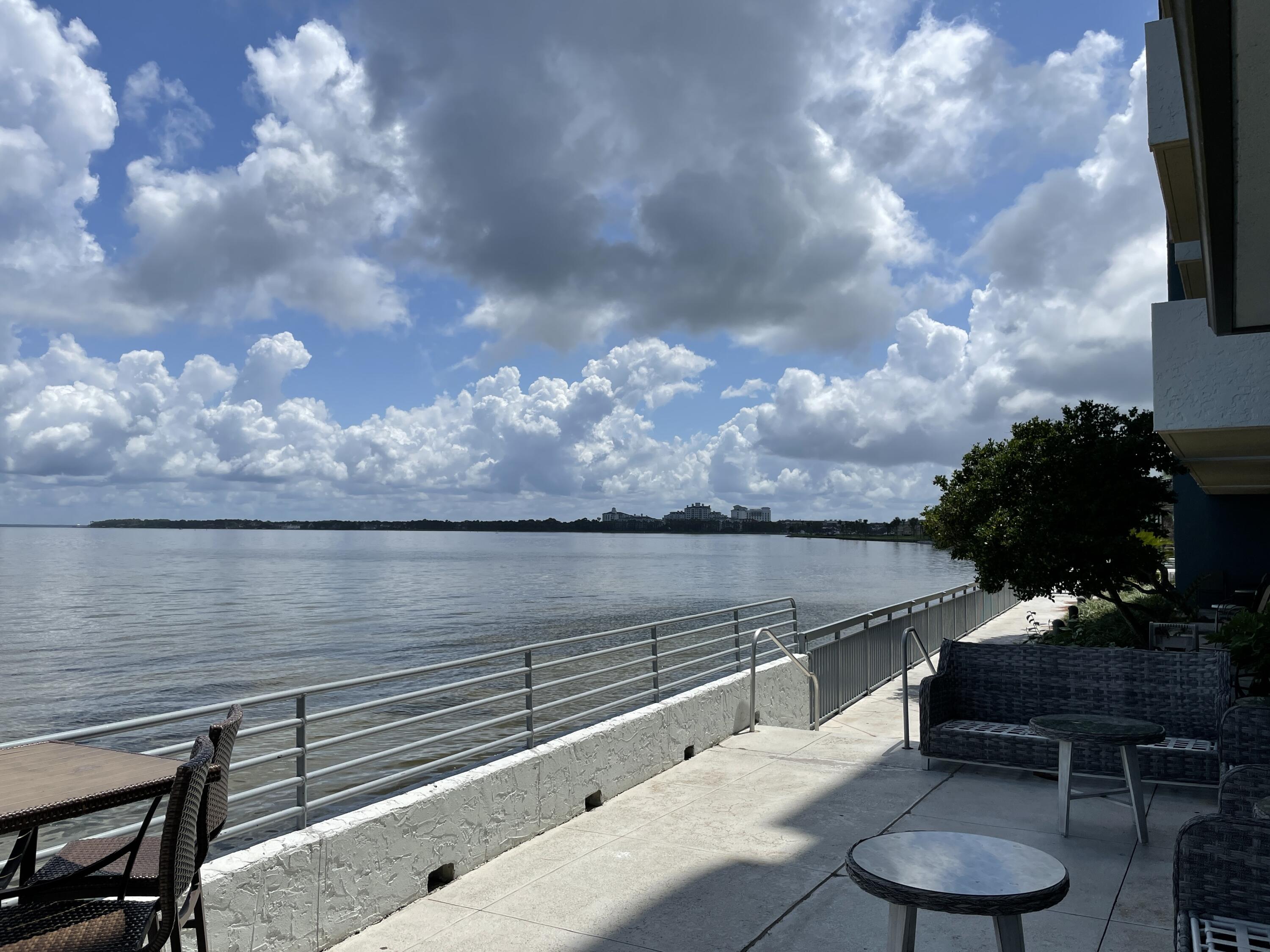 BAYSIDE CONDO SANDESTIN - Residential