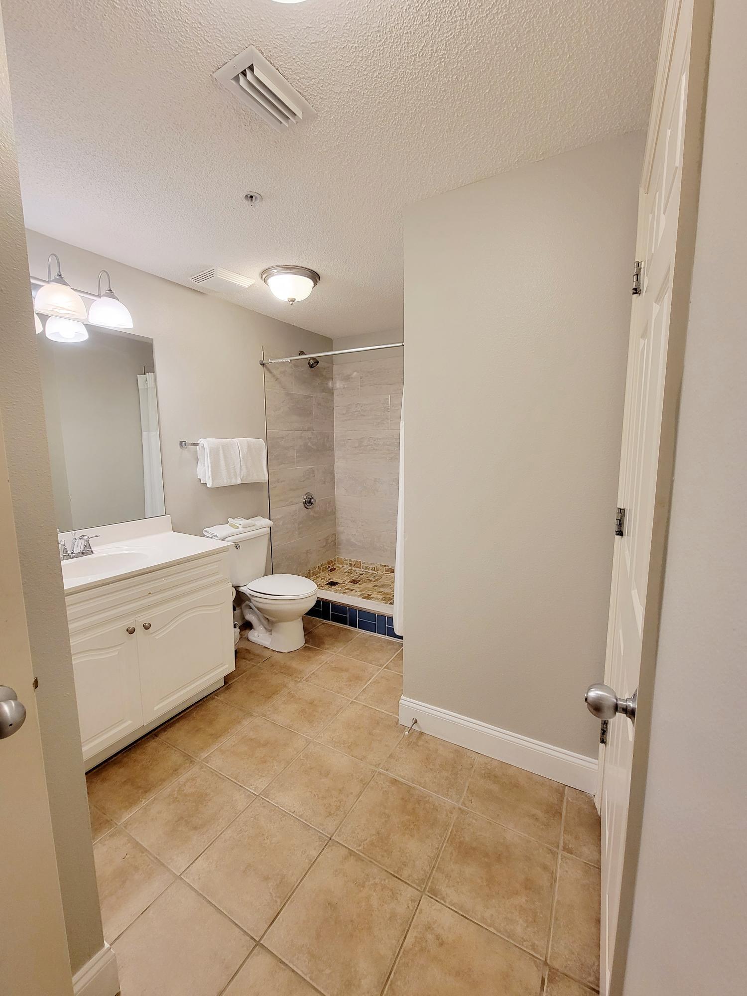 MAJESTIC BEACH TOWERS I - Residential