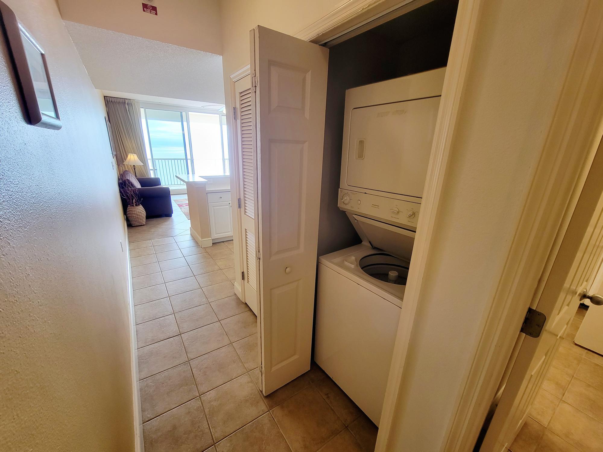 MAJESTIC BEACH TOWERS I - Residential