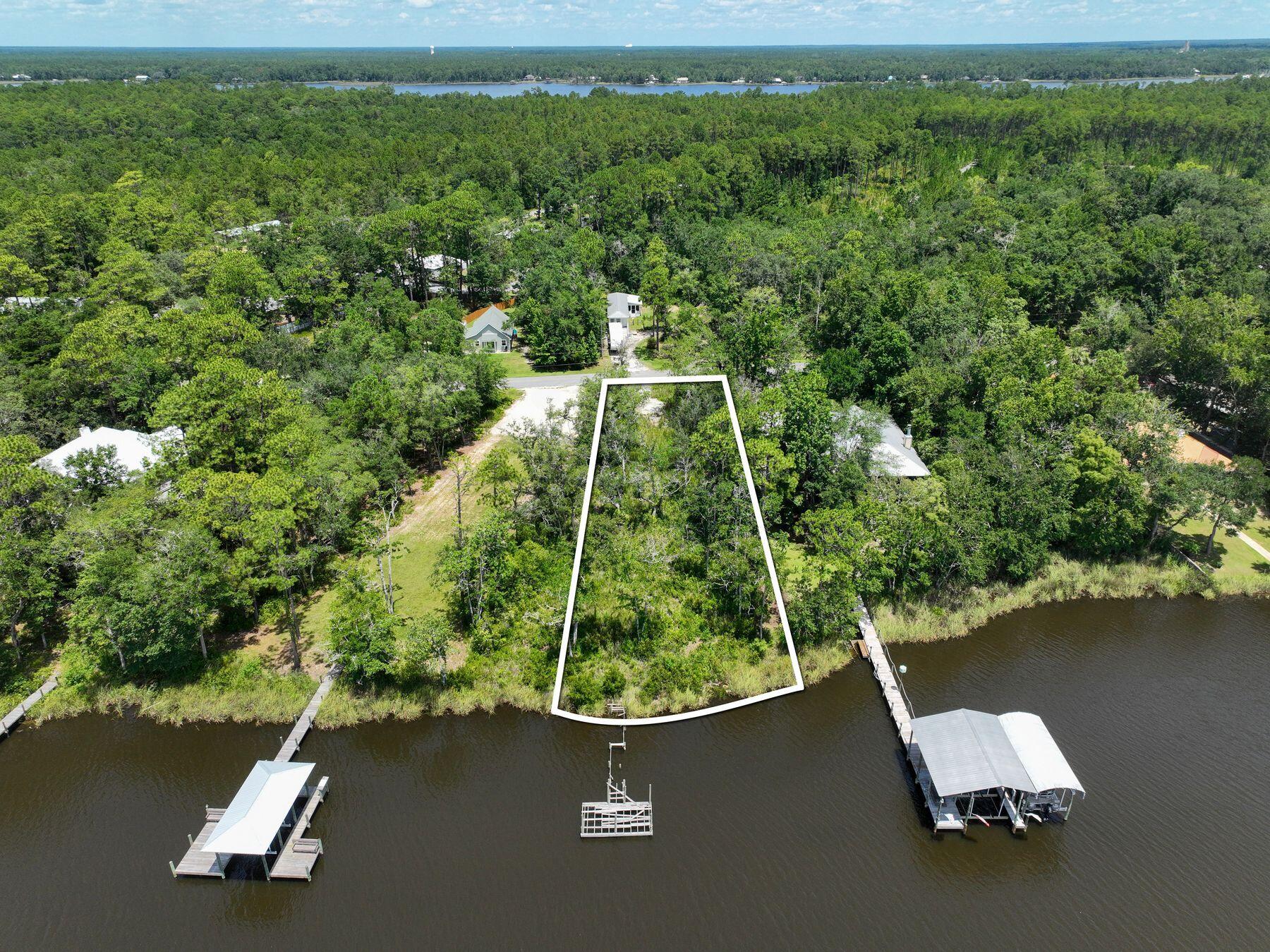NO RECORDED SUBDIVISION - Land