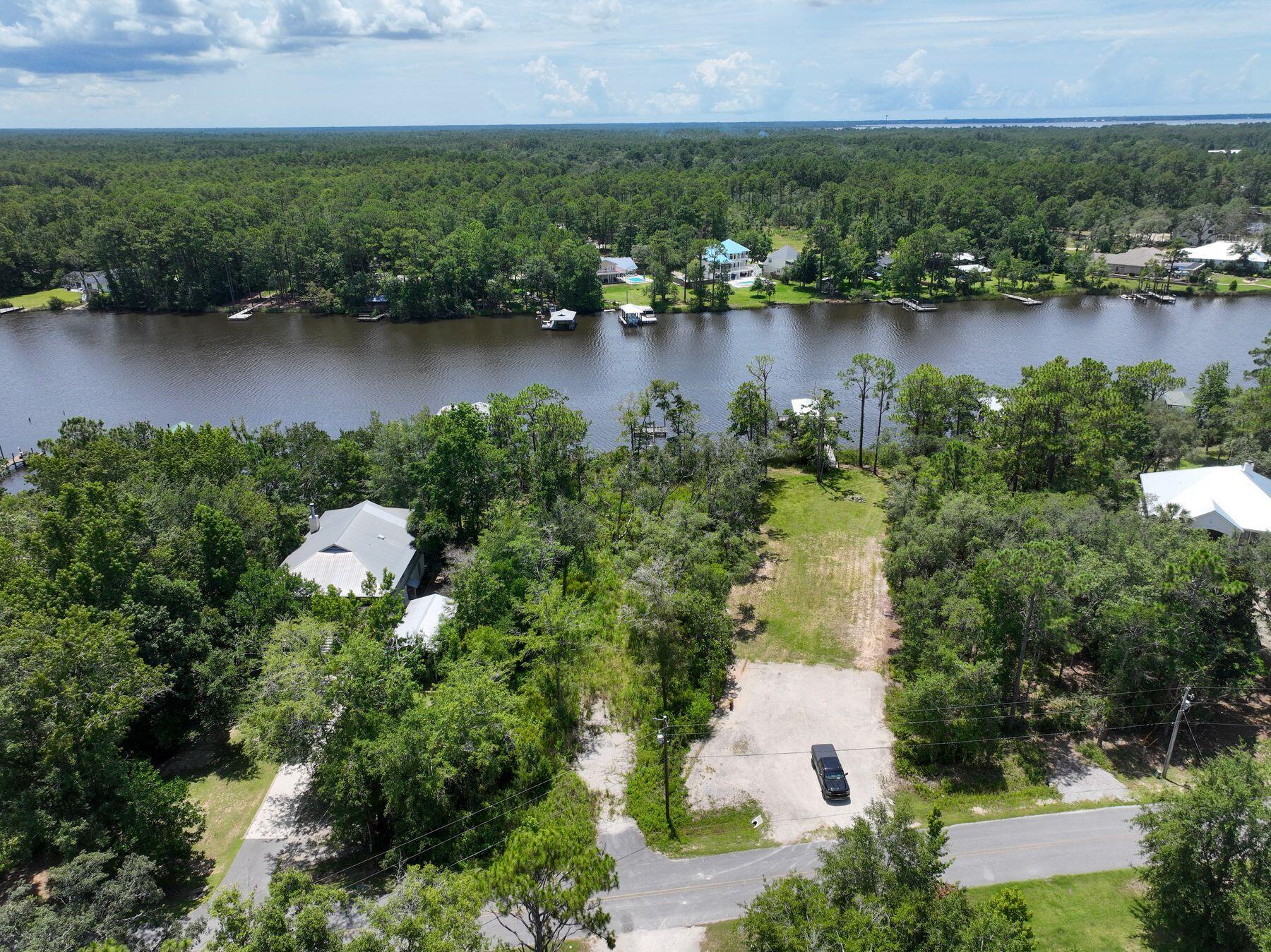 NO RECORDED SUBDIVISION - Land