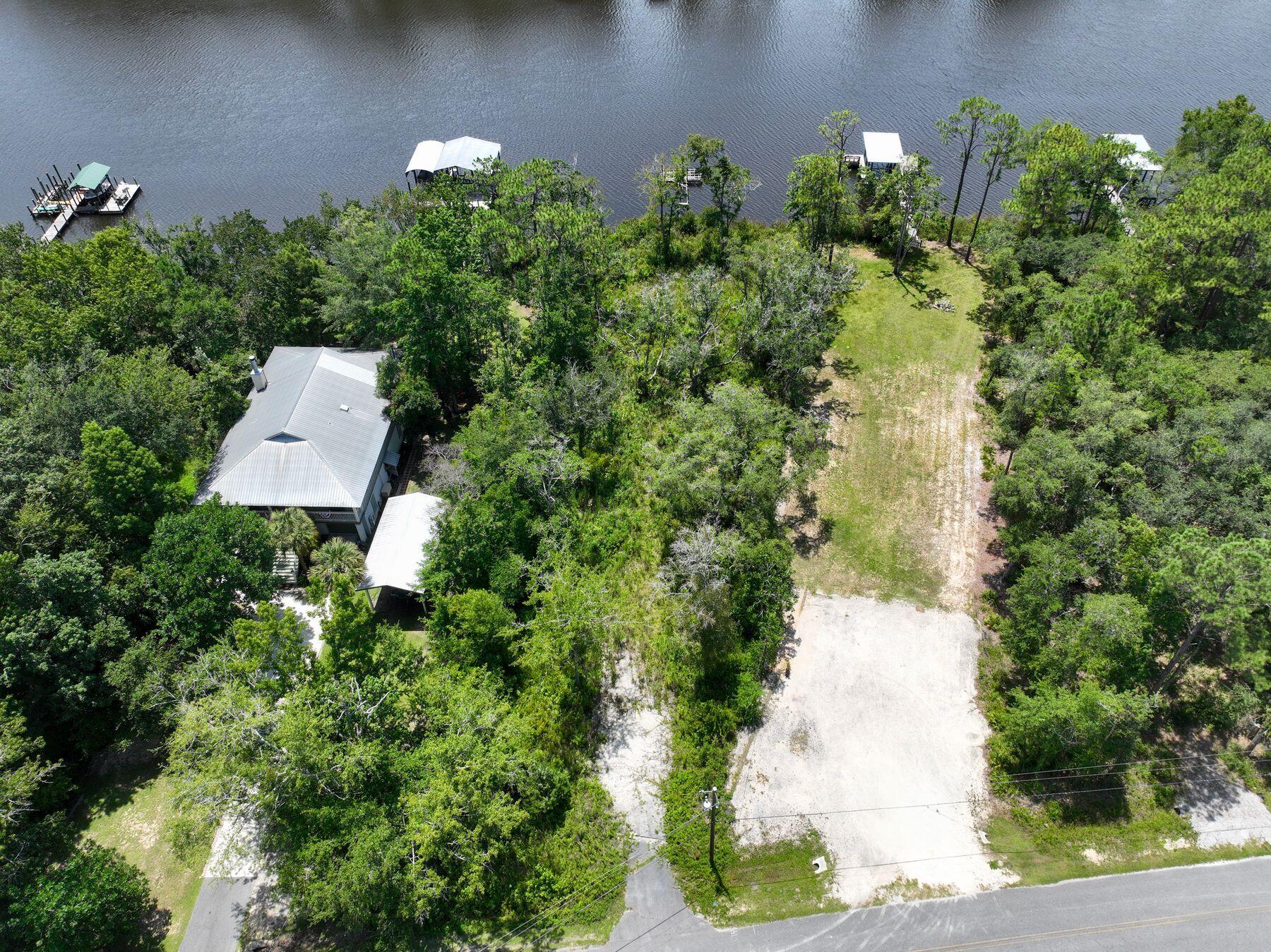 NO RECORDED SUBDIVISION - Land