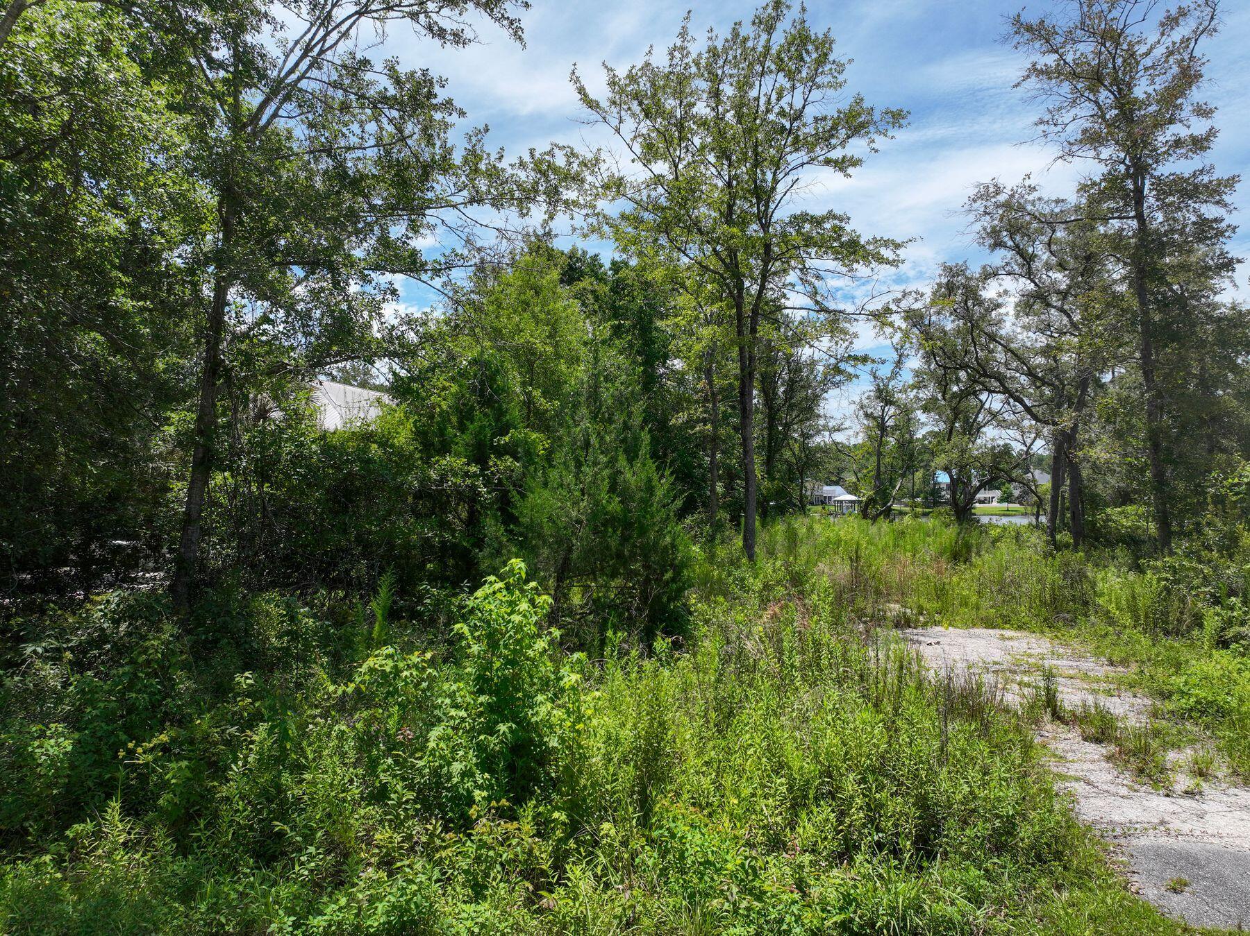 NO RECORDED SUBDIVISION - Land